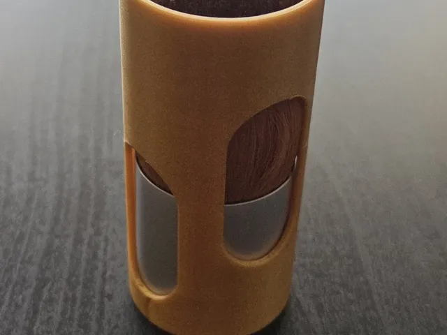 Kabuki cosmetic brush transport box
