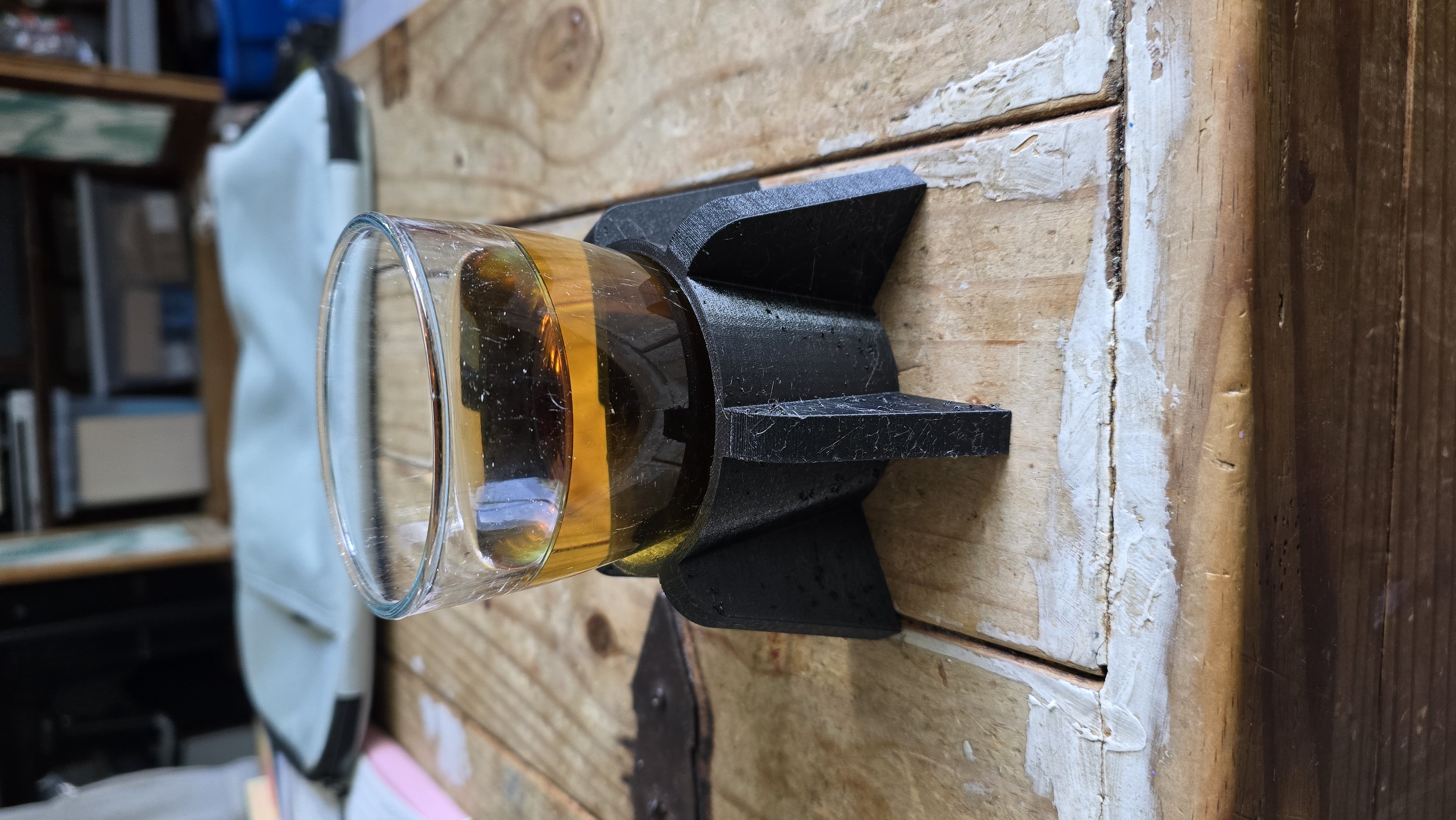 Glass stabiliser