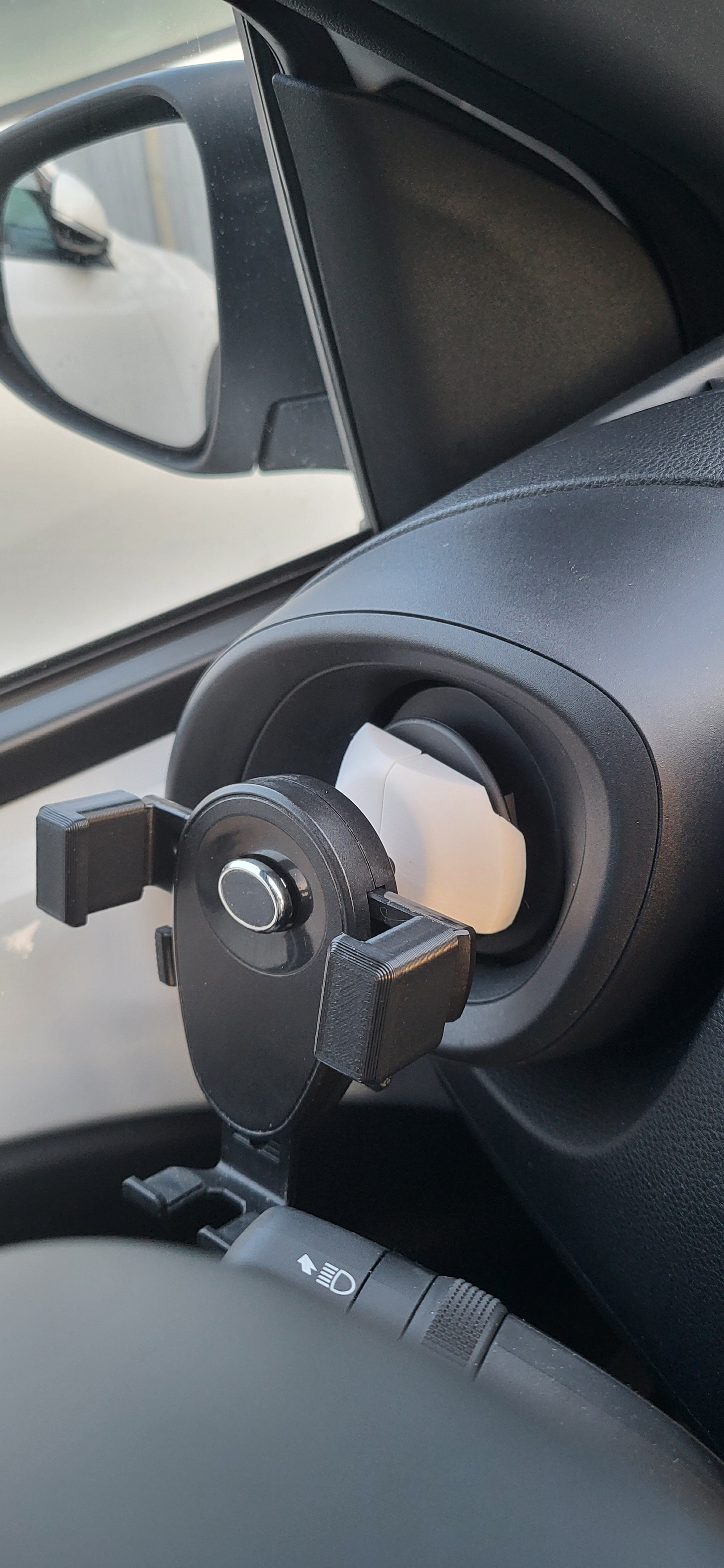 Toyota AygoX Phone Holder