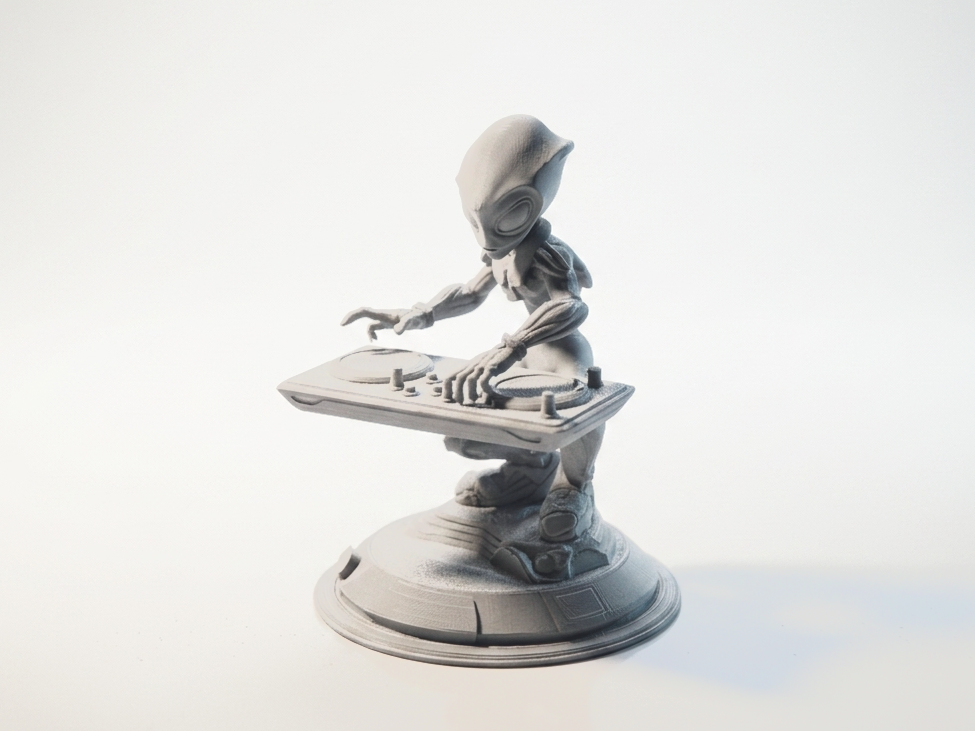Alien DJ Figurine Fantasy Sci-Fi 3D Printable