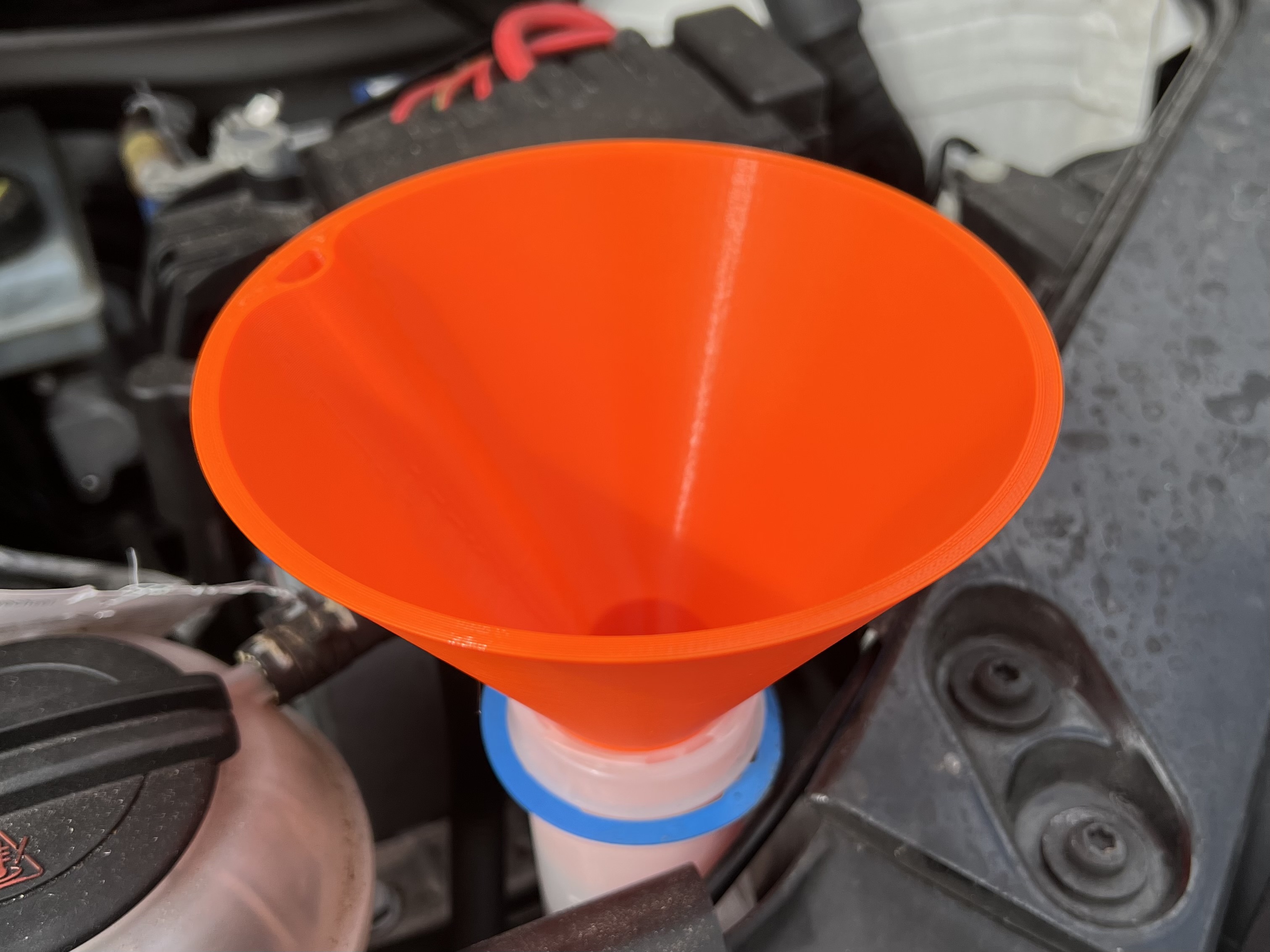 Funnel (windshield washer fluid)
