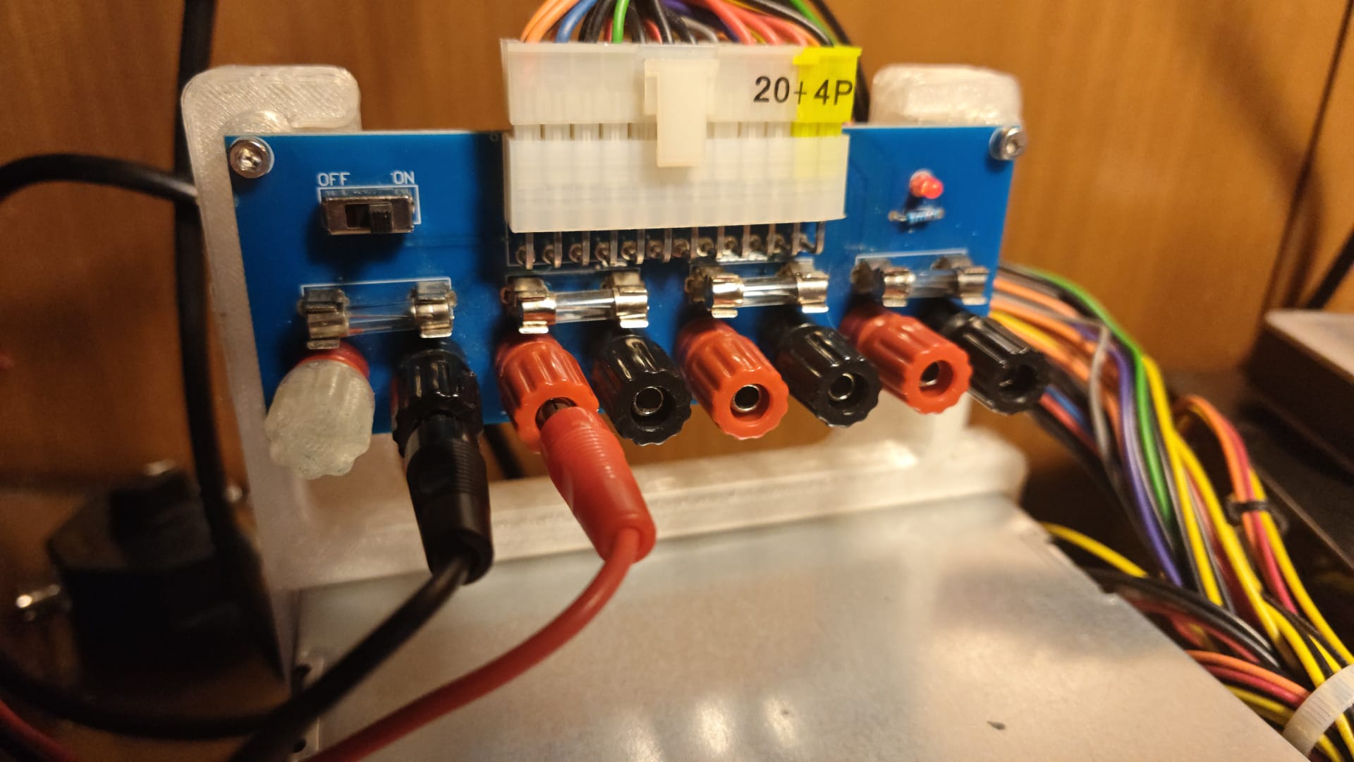 supporto scheda con boccole per spinotti a banana - board support with banana plug sockets