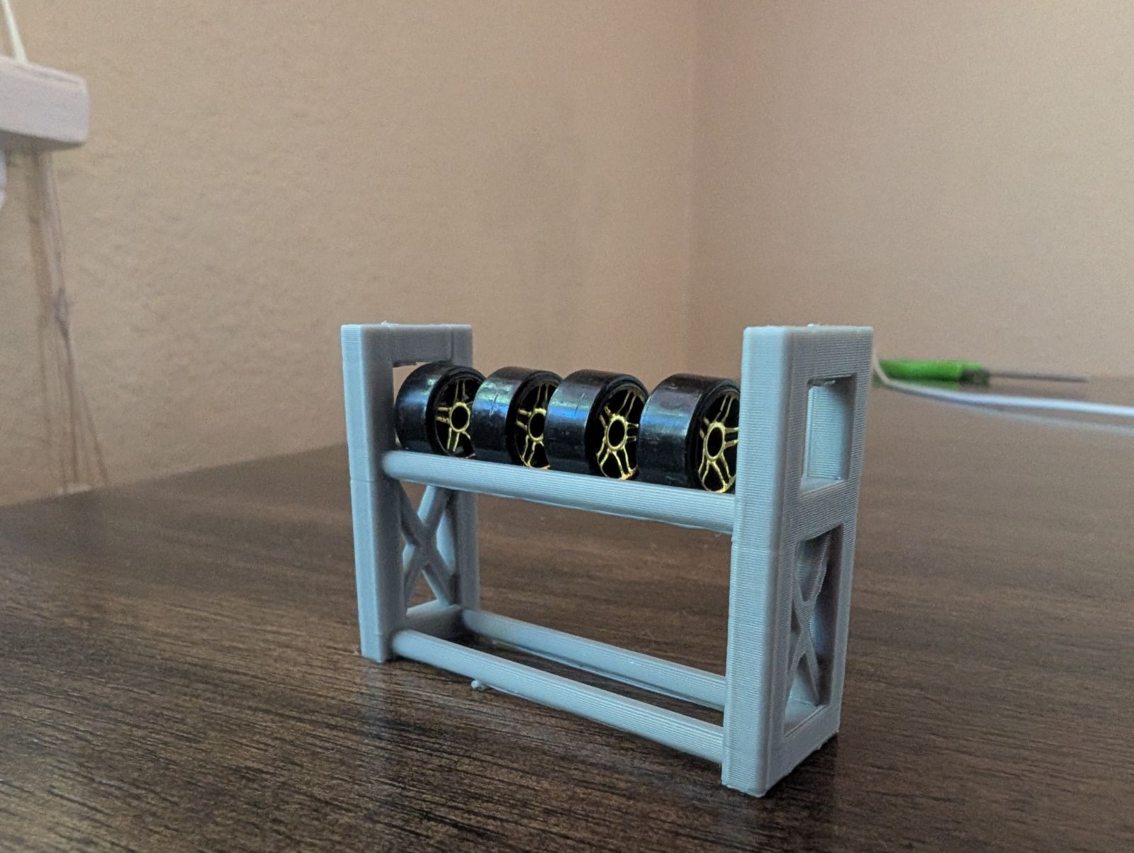 1:64 Scale Tire Rack — miniatura 2