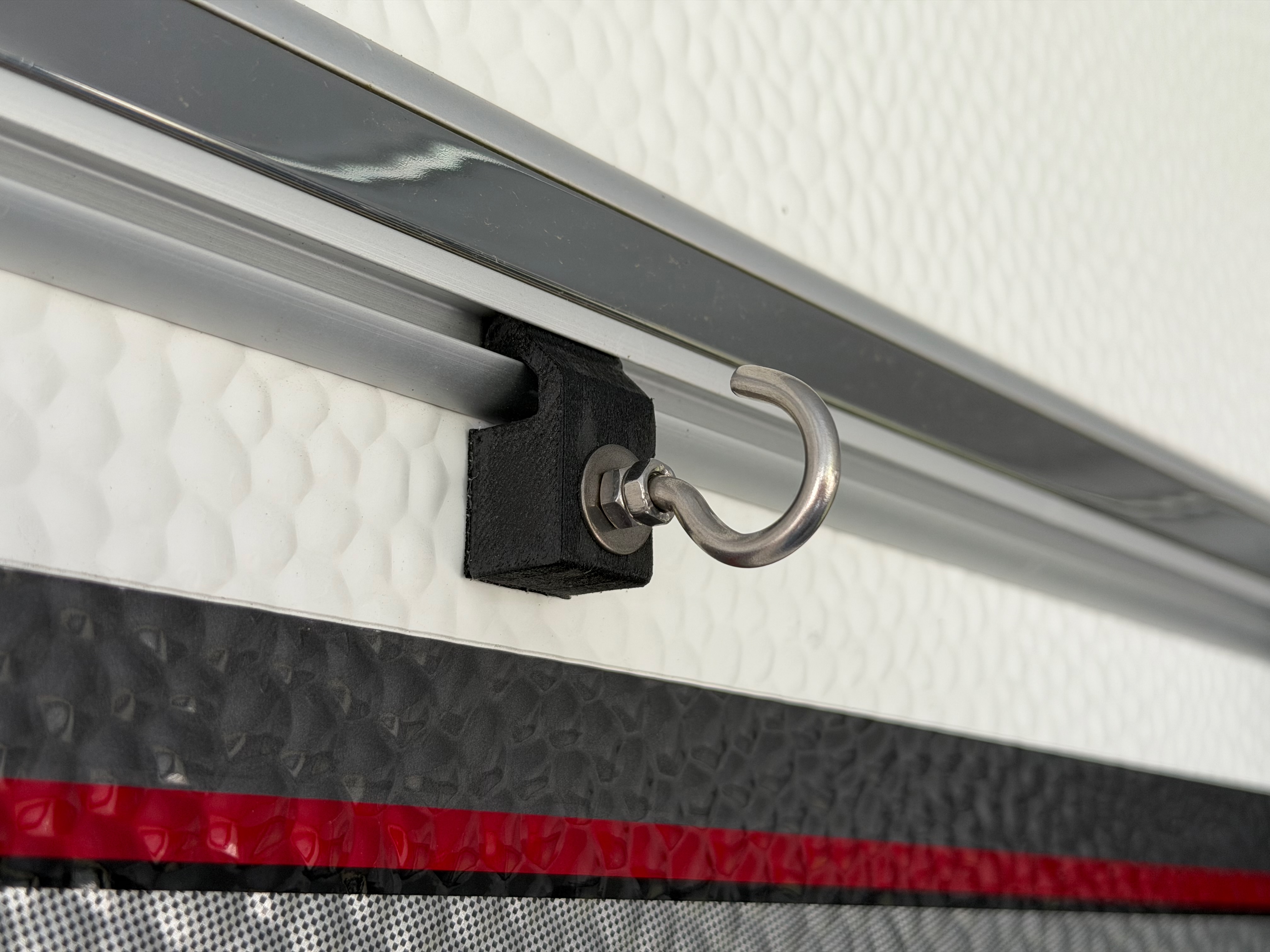 Hooks for Fendt Caravan