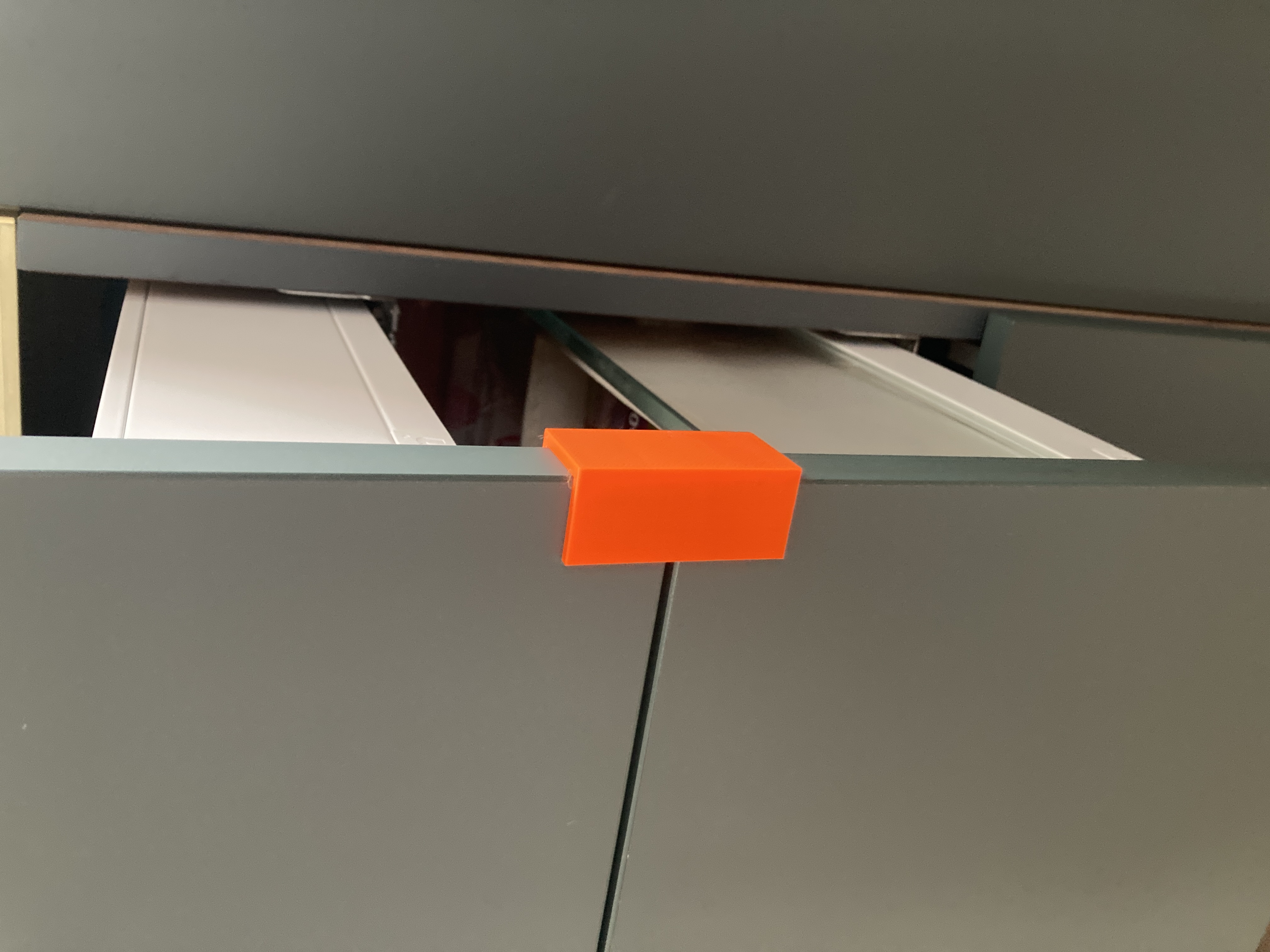 Drawer front panel gap spacers (2 mm, for 18mm boards)
