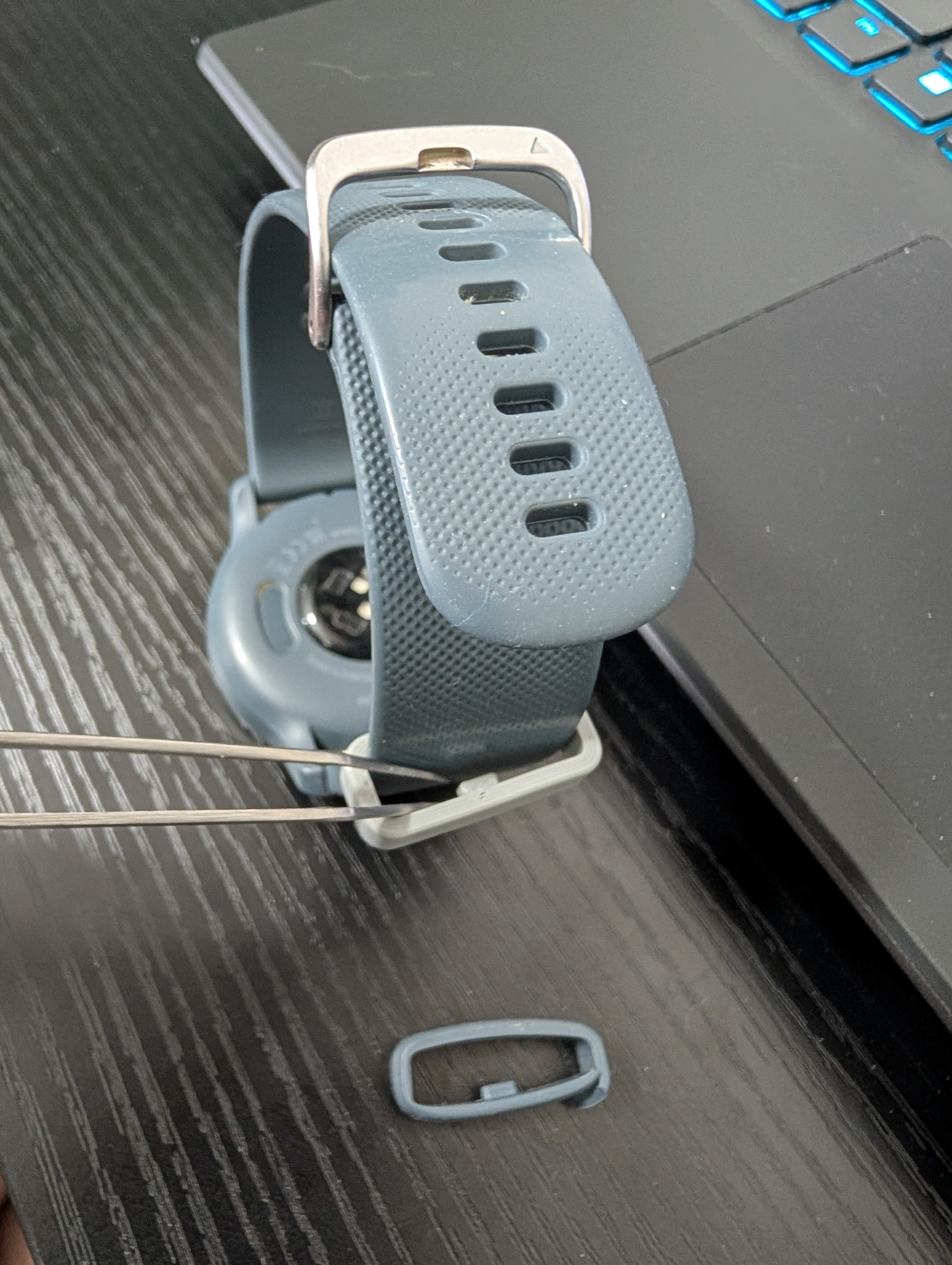 Garmin Venu 2 band strap holder