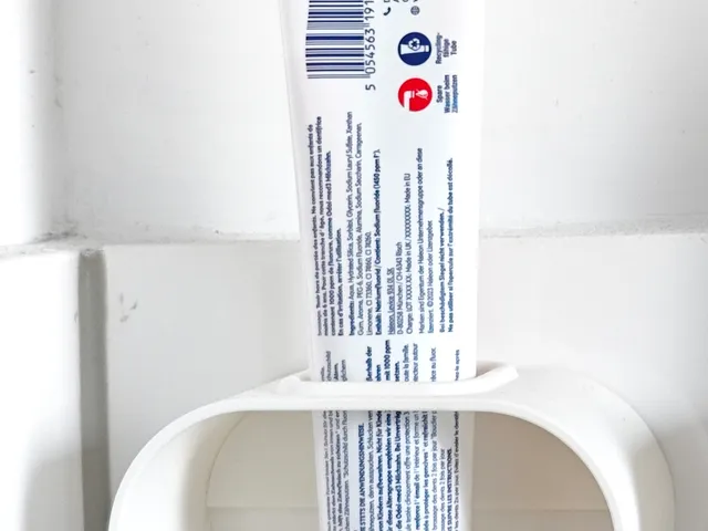 Toothpaste holder V2 (remix from Electric toothbrush holder) - removable backplate