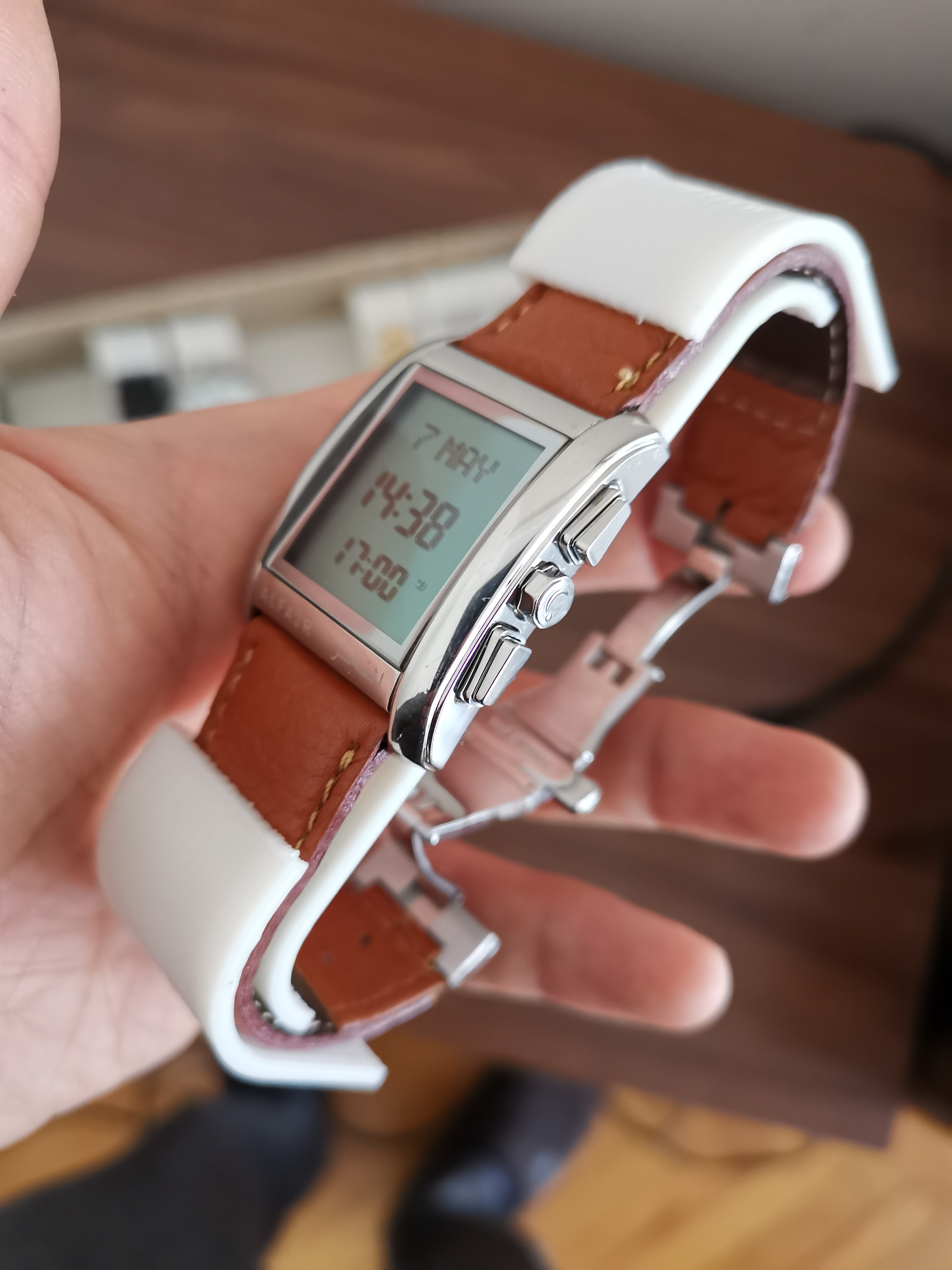 Watch stand / holder