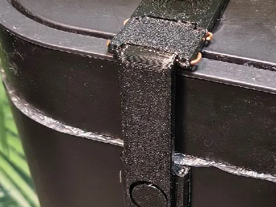 Cat safety latch for ikea bathroom trashcan