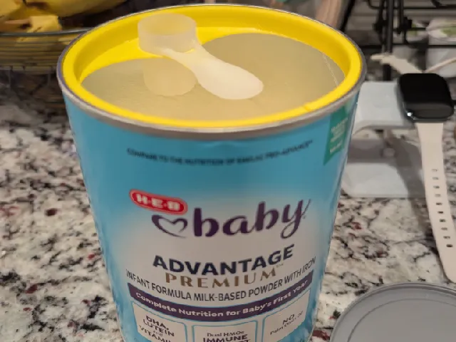 Formula scoop holder, HEB 34 oz container