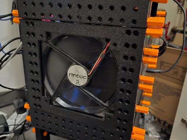4U side panel for mounting 14cm Fan (Galaxy Cluster Addon)