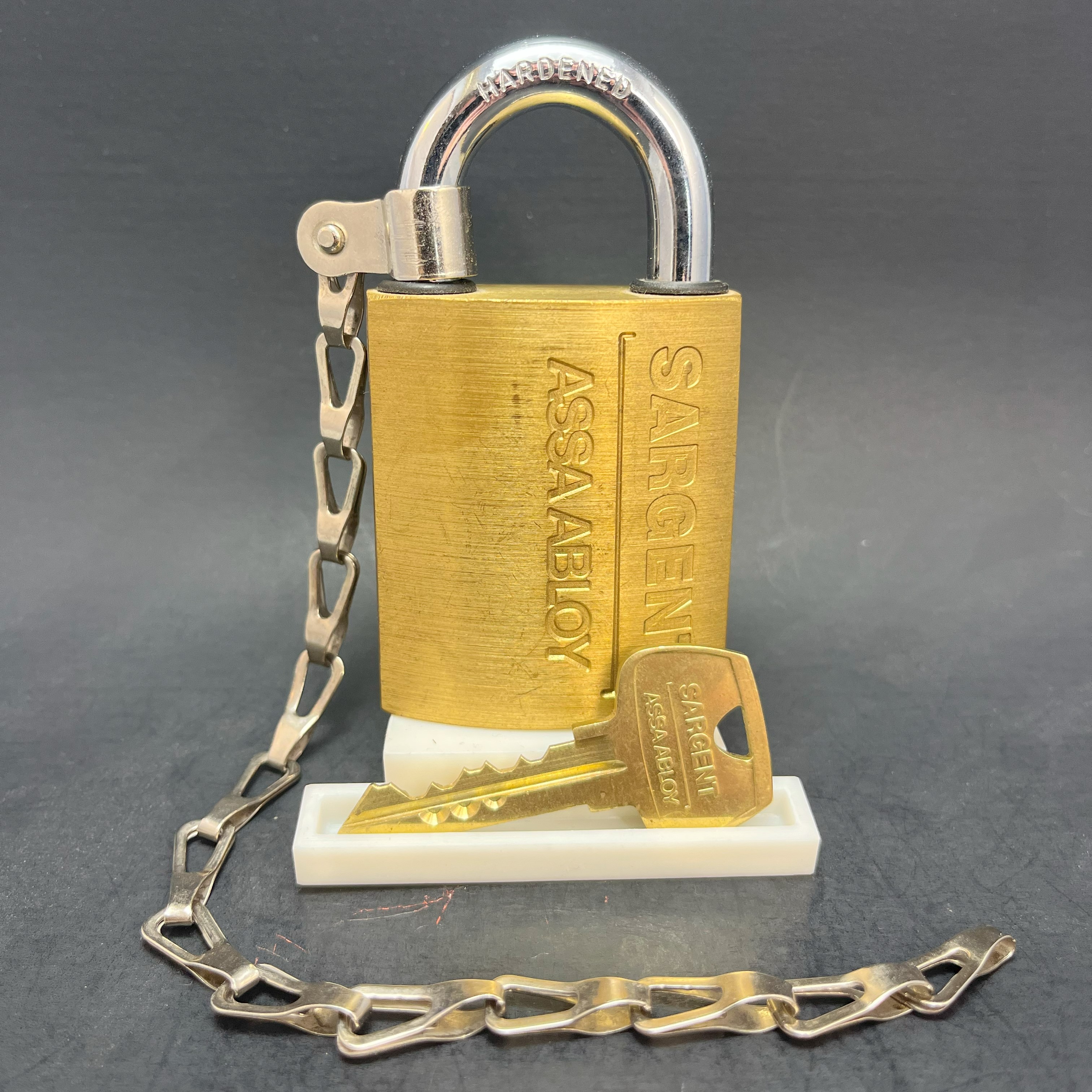 Padlock Display Stand - Large Curved Body Locks
