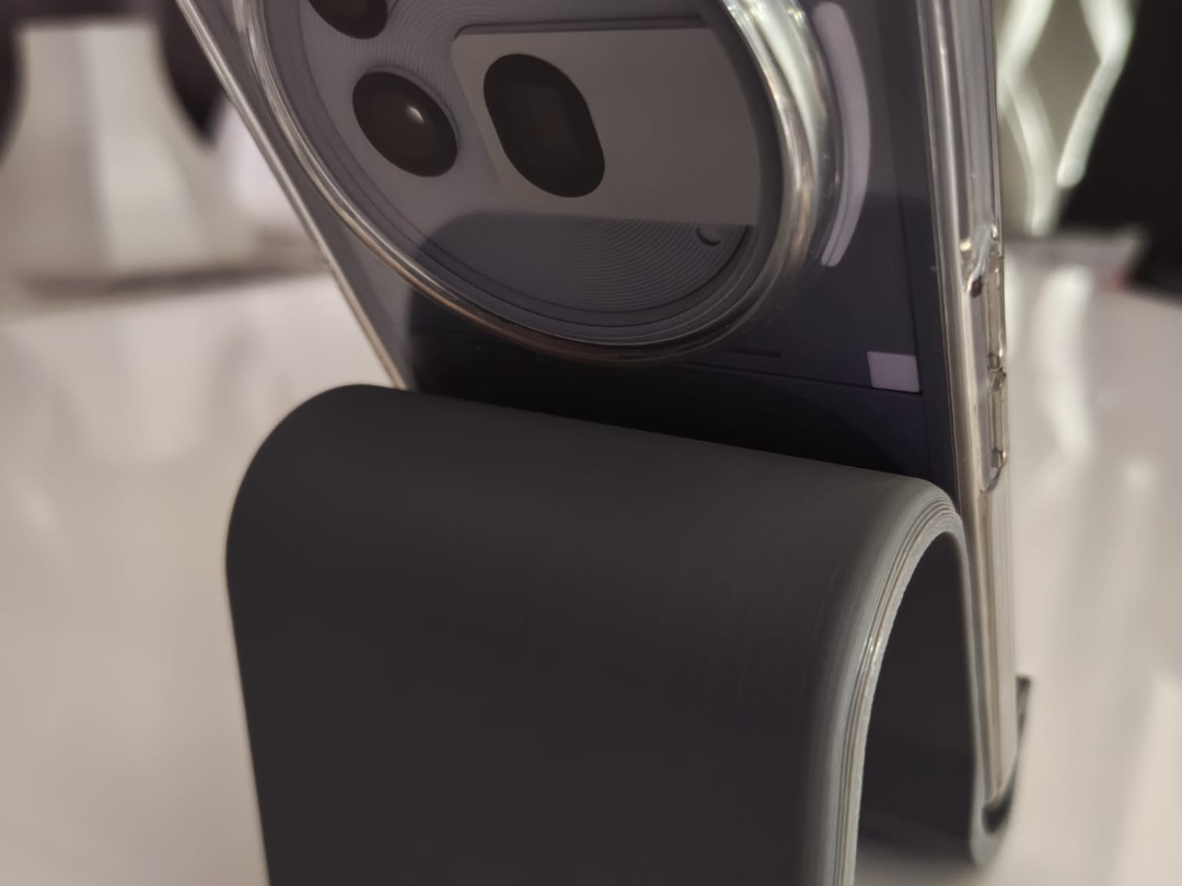 Custom Stand for Nothing Phone 3a Pro