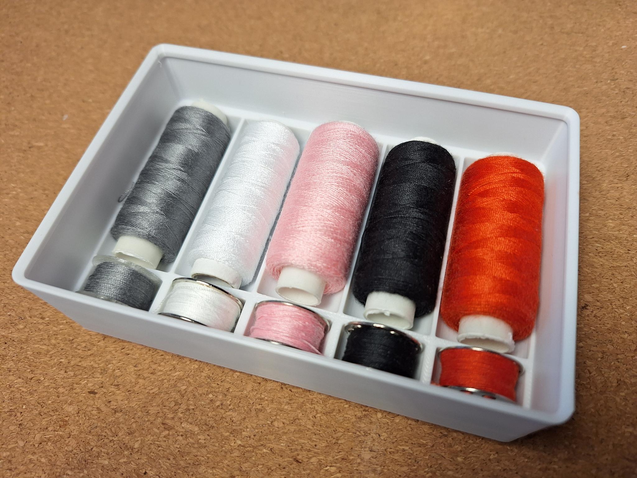 Miniatura 2 do modelo 3D Gridfinity sewing Thread & Bobbin Holder (5-slot, stackable)