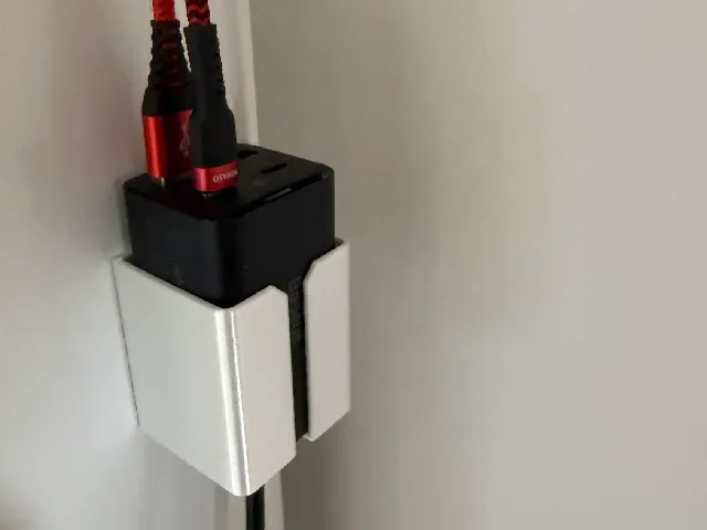 Baseus 65W charger holder./ Uchwyt ładowarki Baseus 65W.