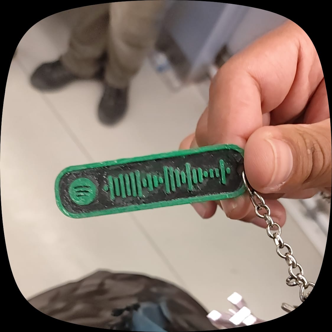 Spotify Red sun in the sky keychain