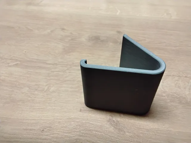 Simple tablet/phone stand