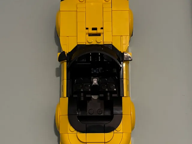 LEGO 76924 Speed Champions Mercedes-AMG SL 63 Wall Mount