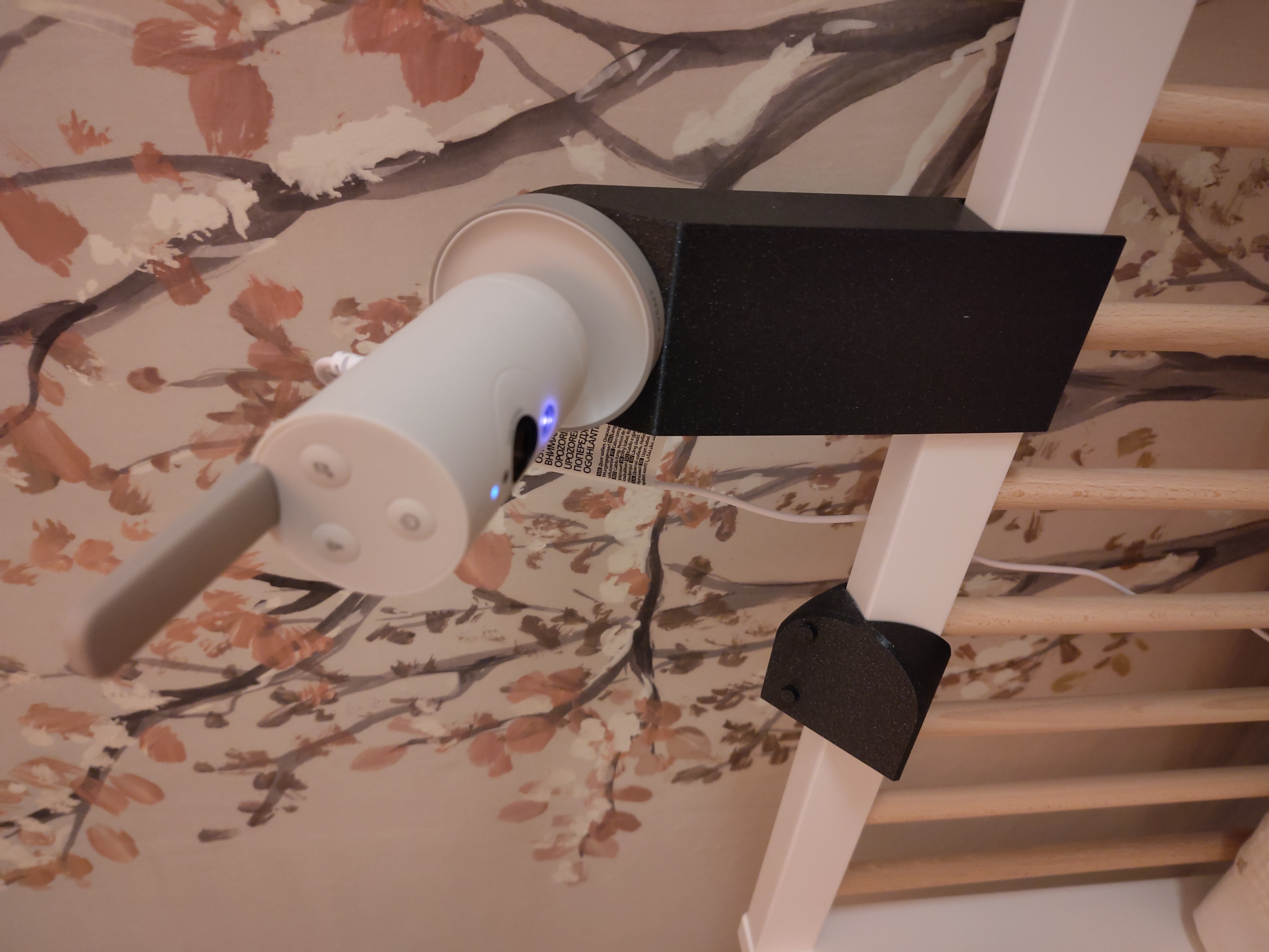 Clamping camera mounts for Philips Avent Connected