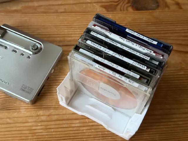 Minidisc foldable stand (TDK)