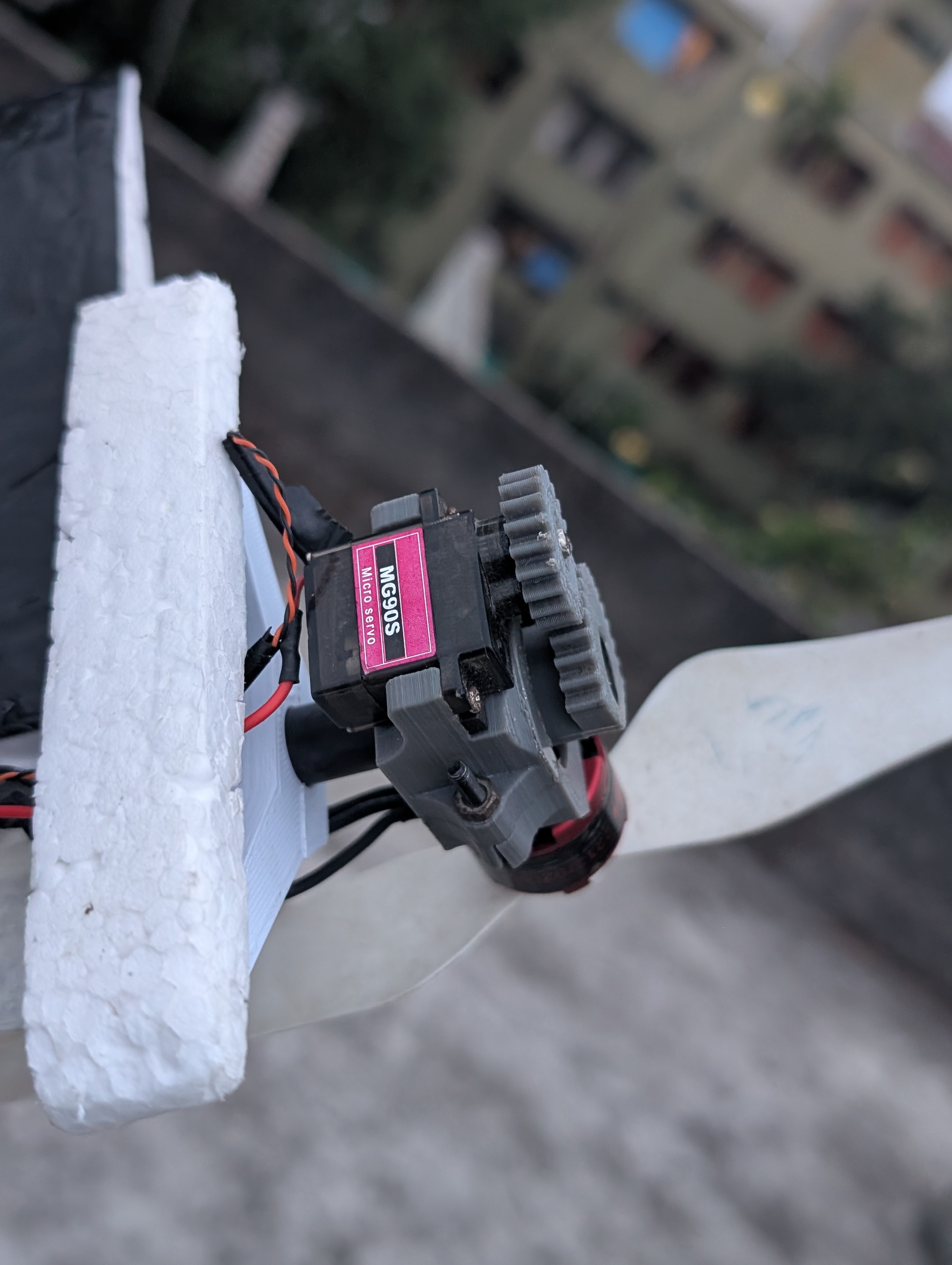 MG90S based tilt rotor mount.
