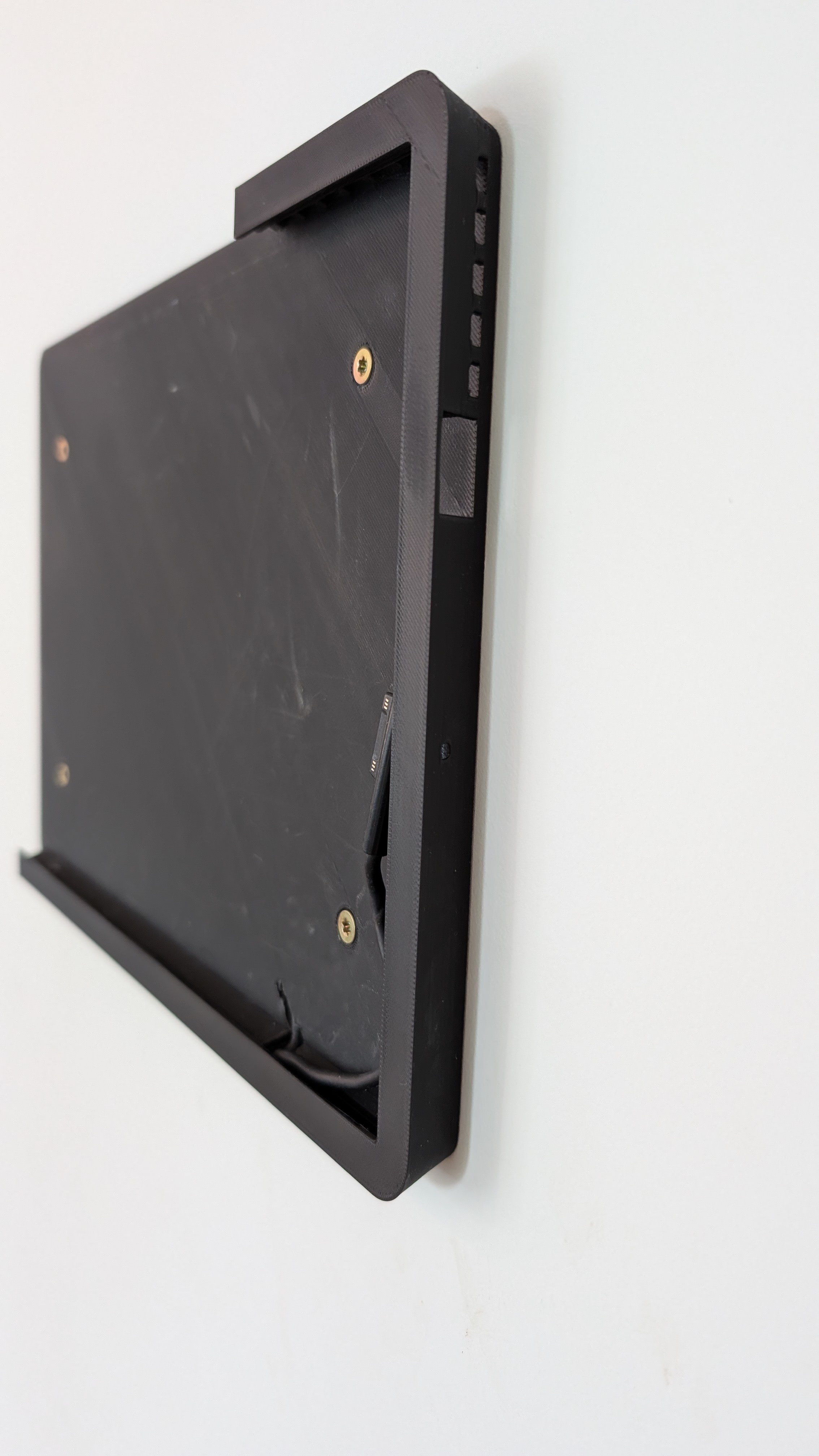 Miniatura 4 do modelo 3D Surface 3 pro wall mount