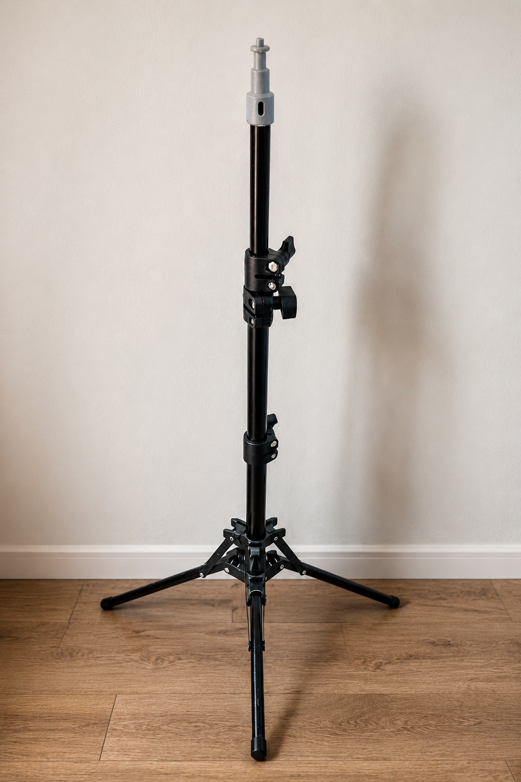 Universal 5/8" (16 mm) Baby Pin Tripod Adapter