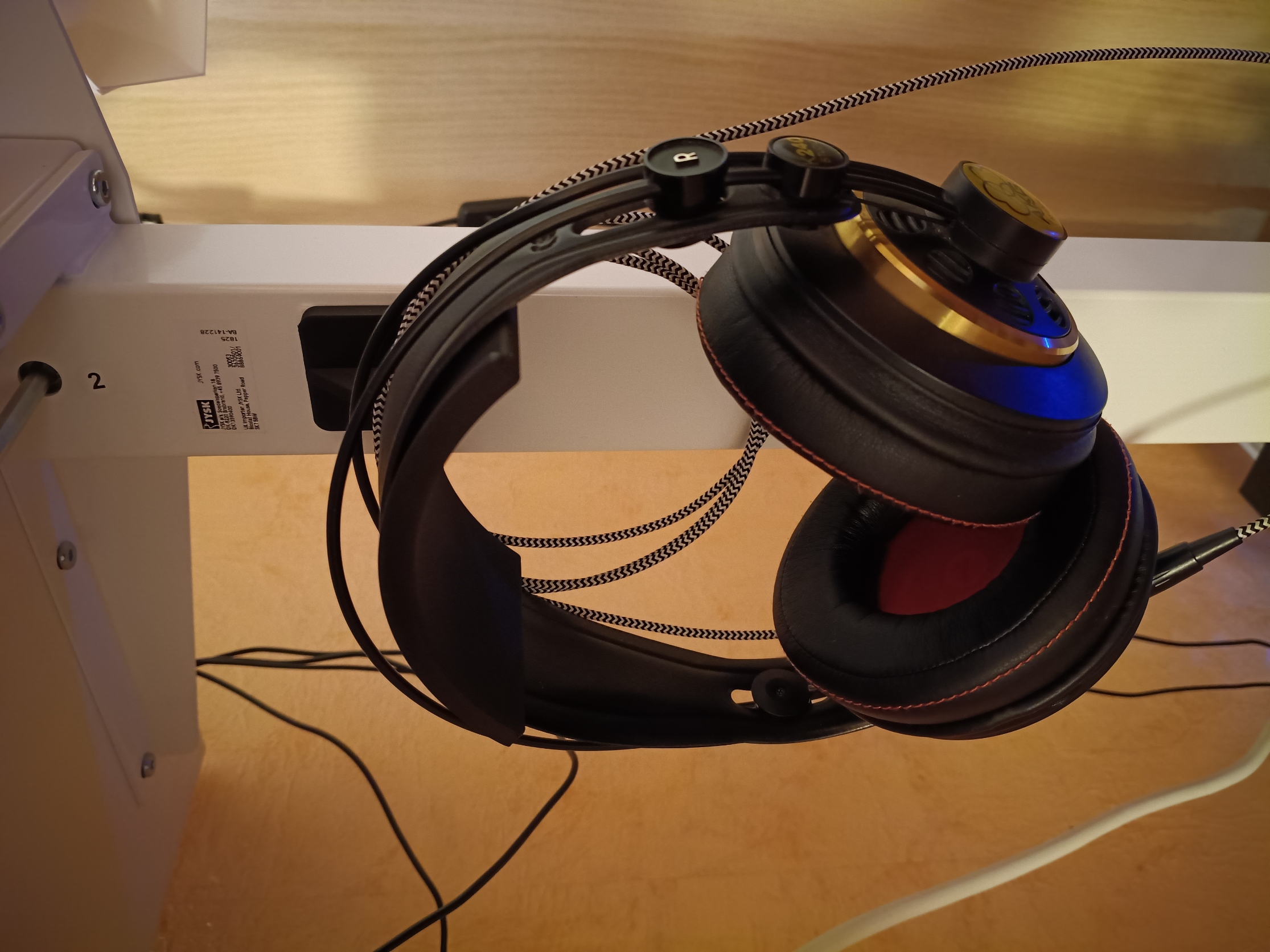 Headphone holder for AKG K240S