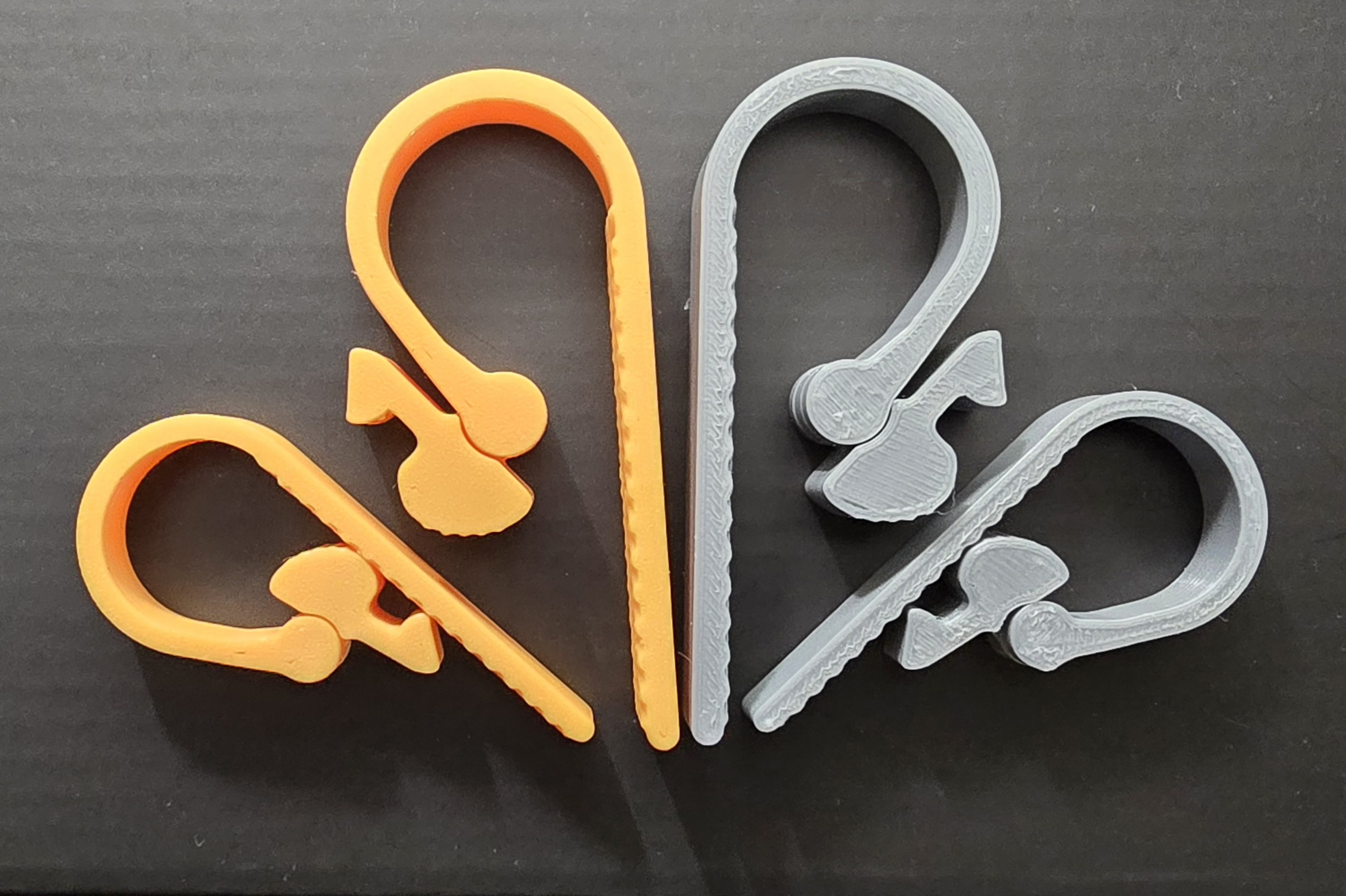 Trash bag clip (with simple pressure clamp)