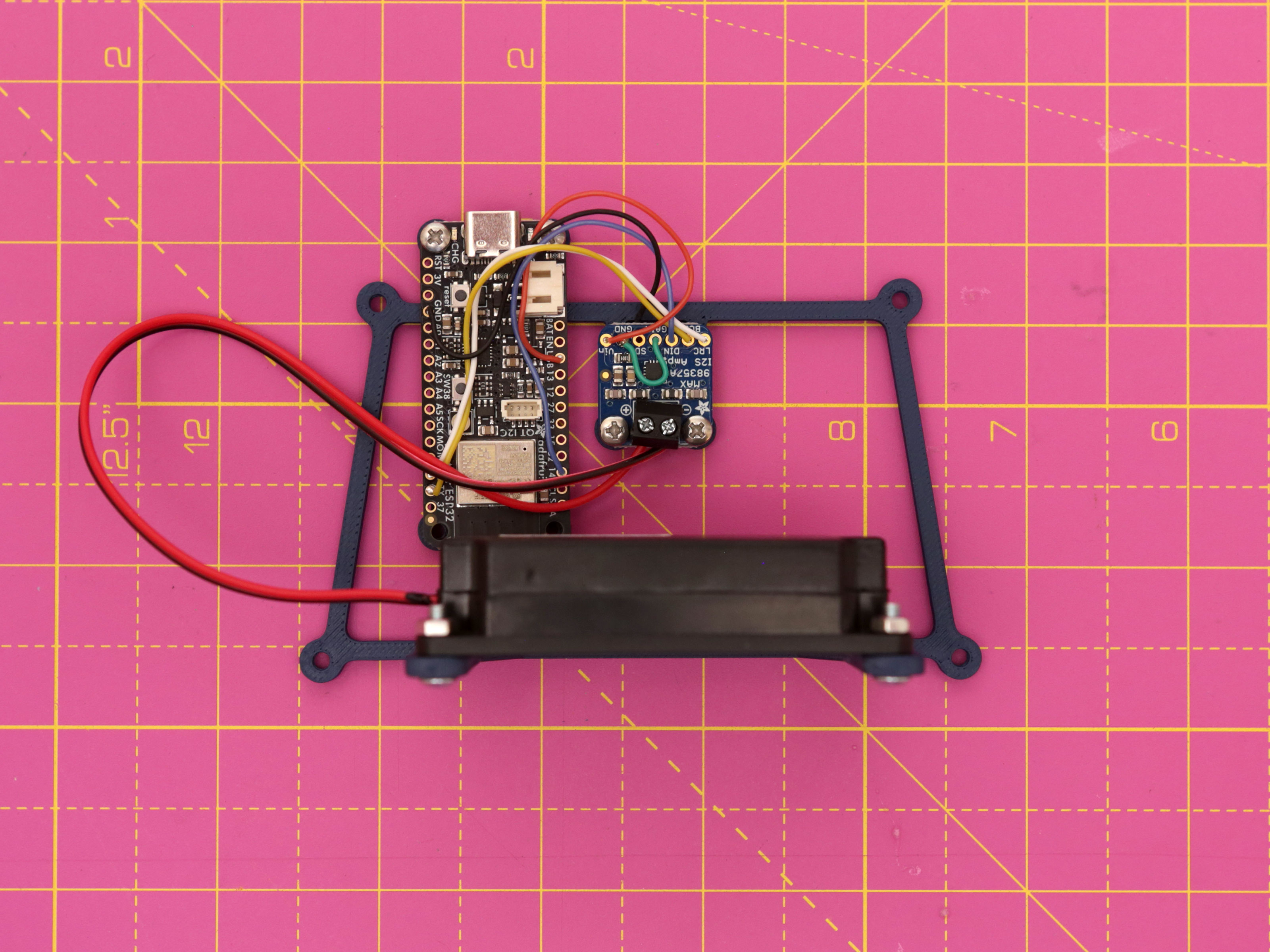 Severance Inspired Bluetooth Speaker — miniatura 6