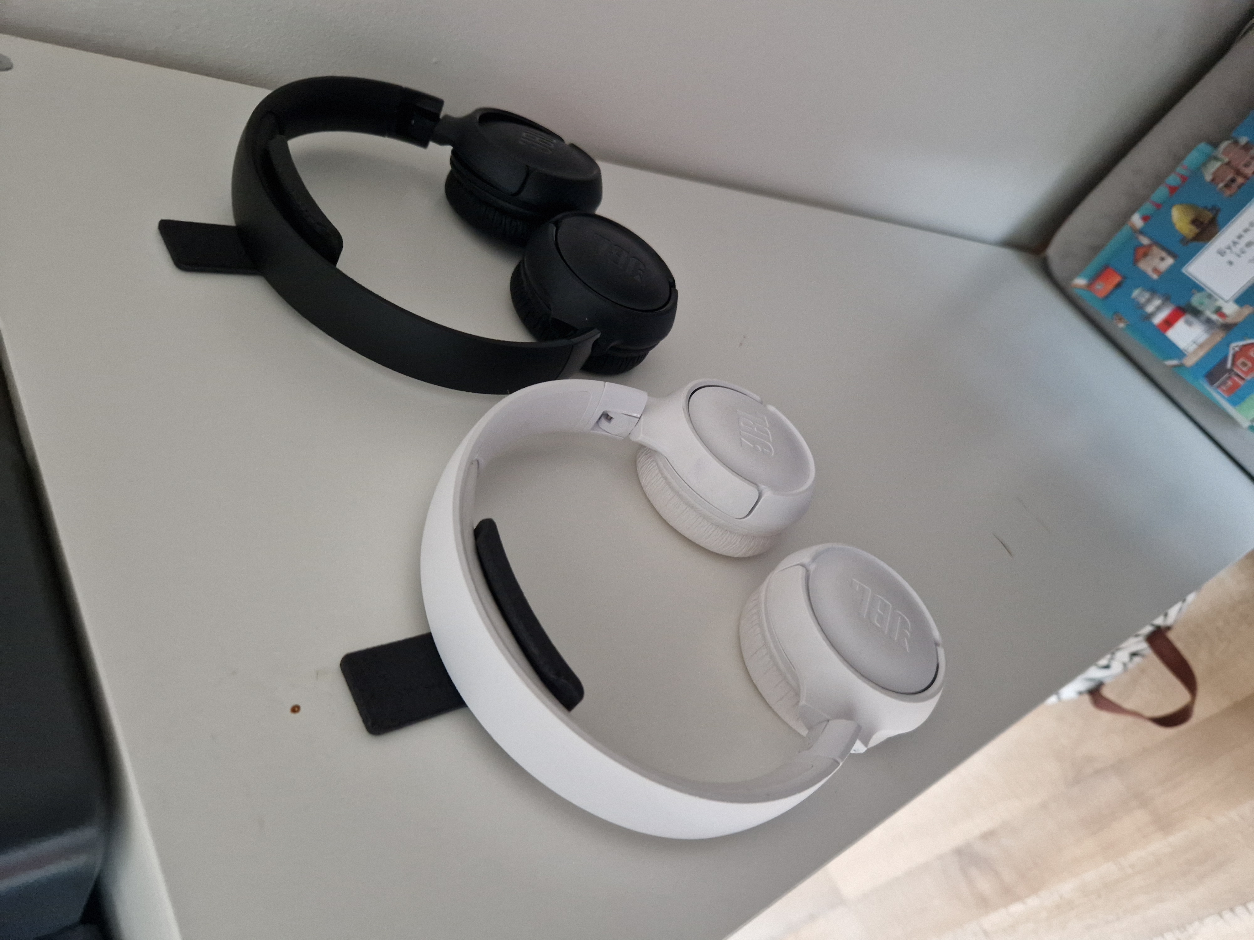 Headphones hook for Double-sided Tape