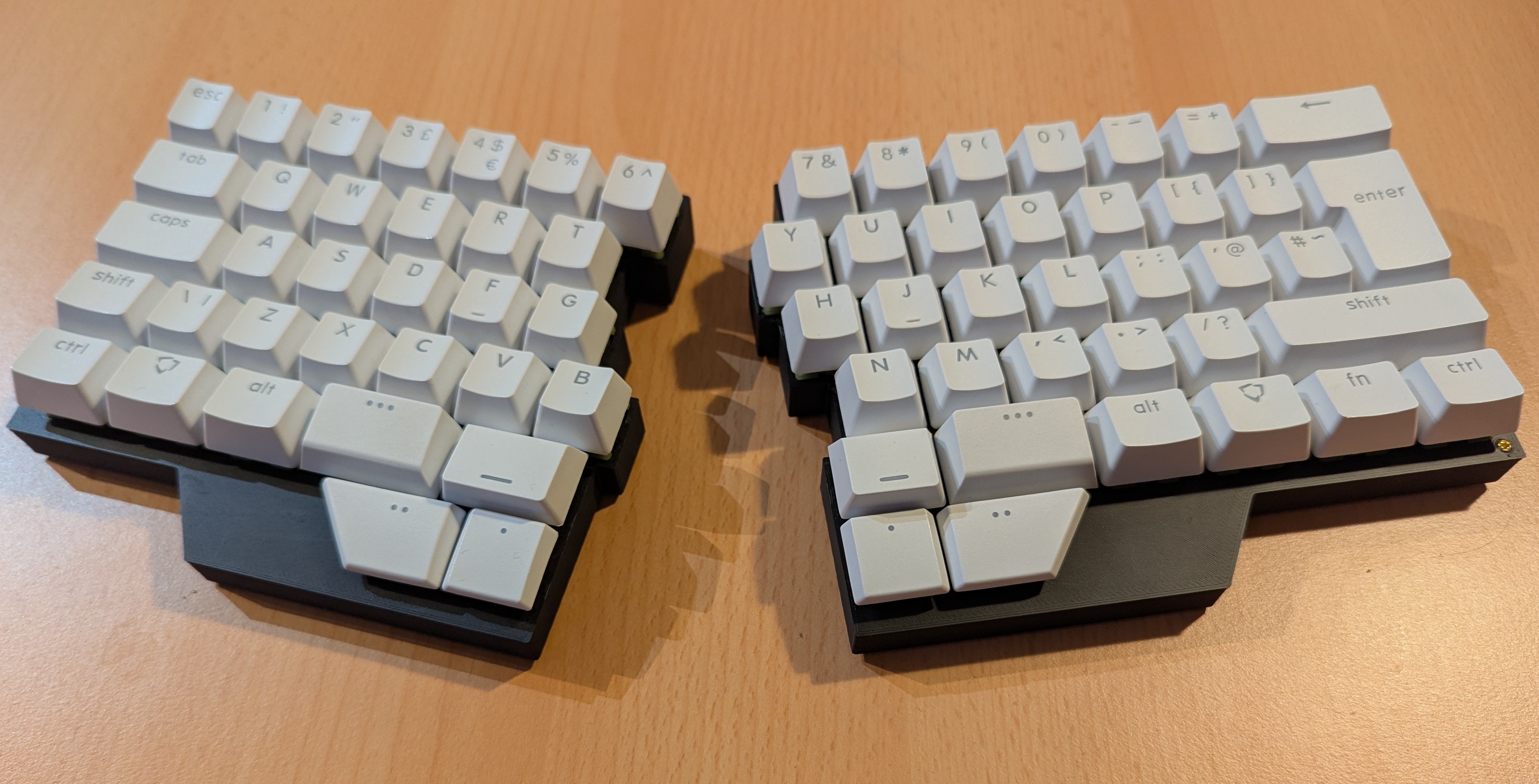 Custom Case for the Dygma Raise 1 (ISO)