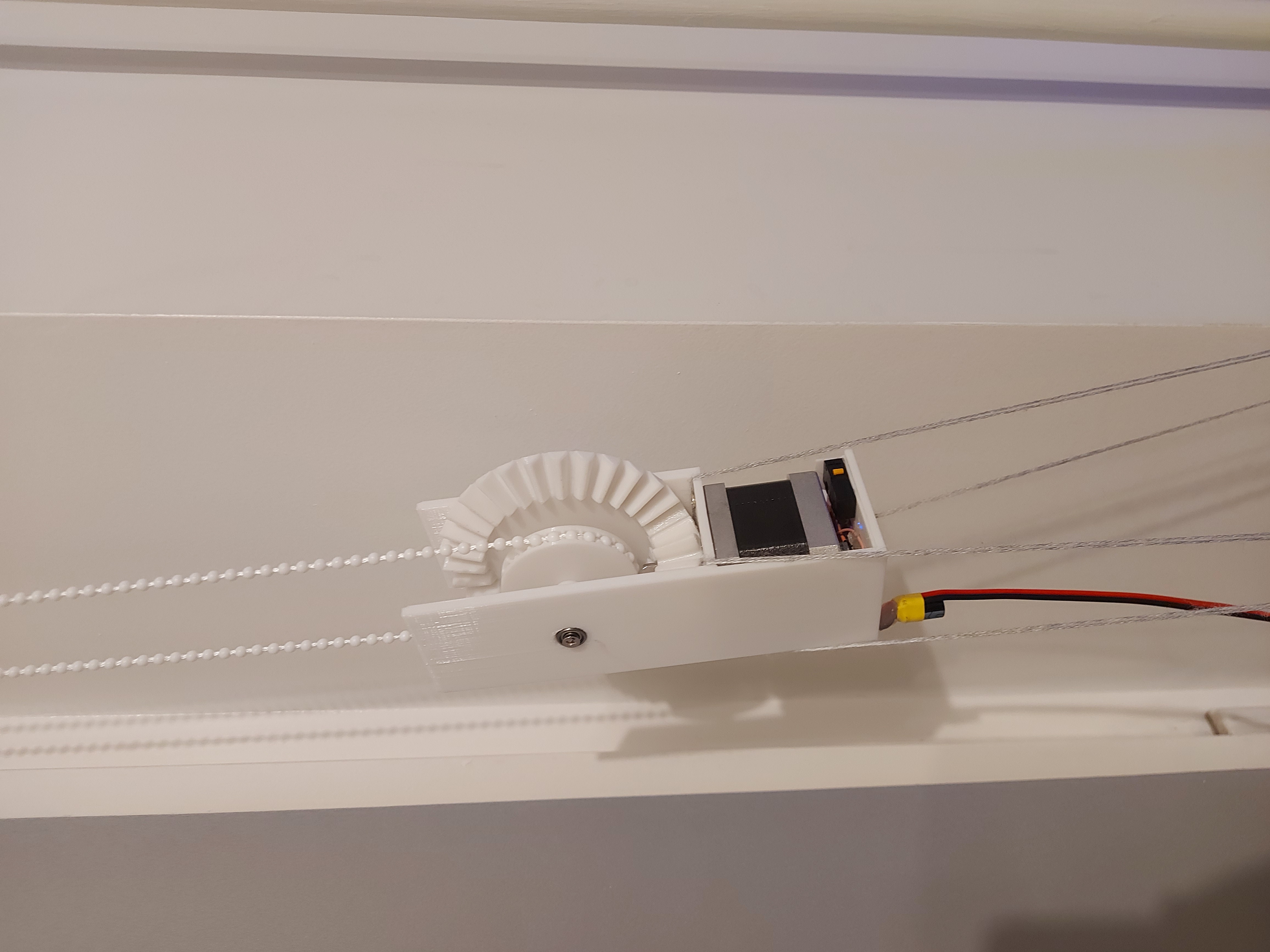 Blinds / curtain lifter (hanging) with nema17