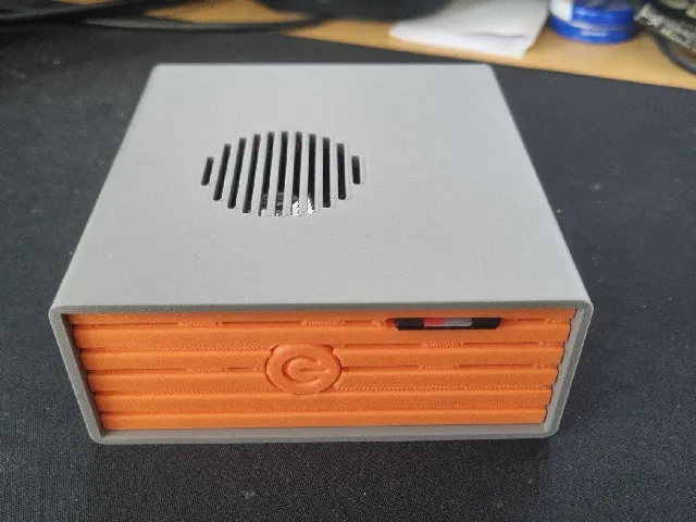 Raspberry Pi 5 + Pimoroni NVMe Base – Rear-Port Case with SD card slot
