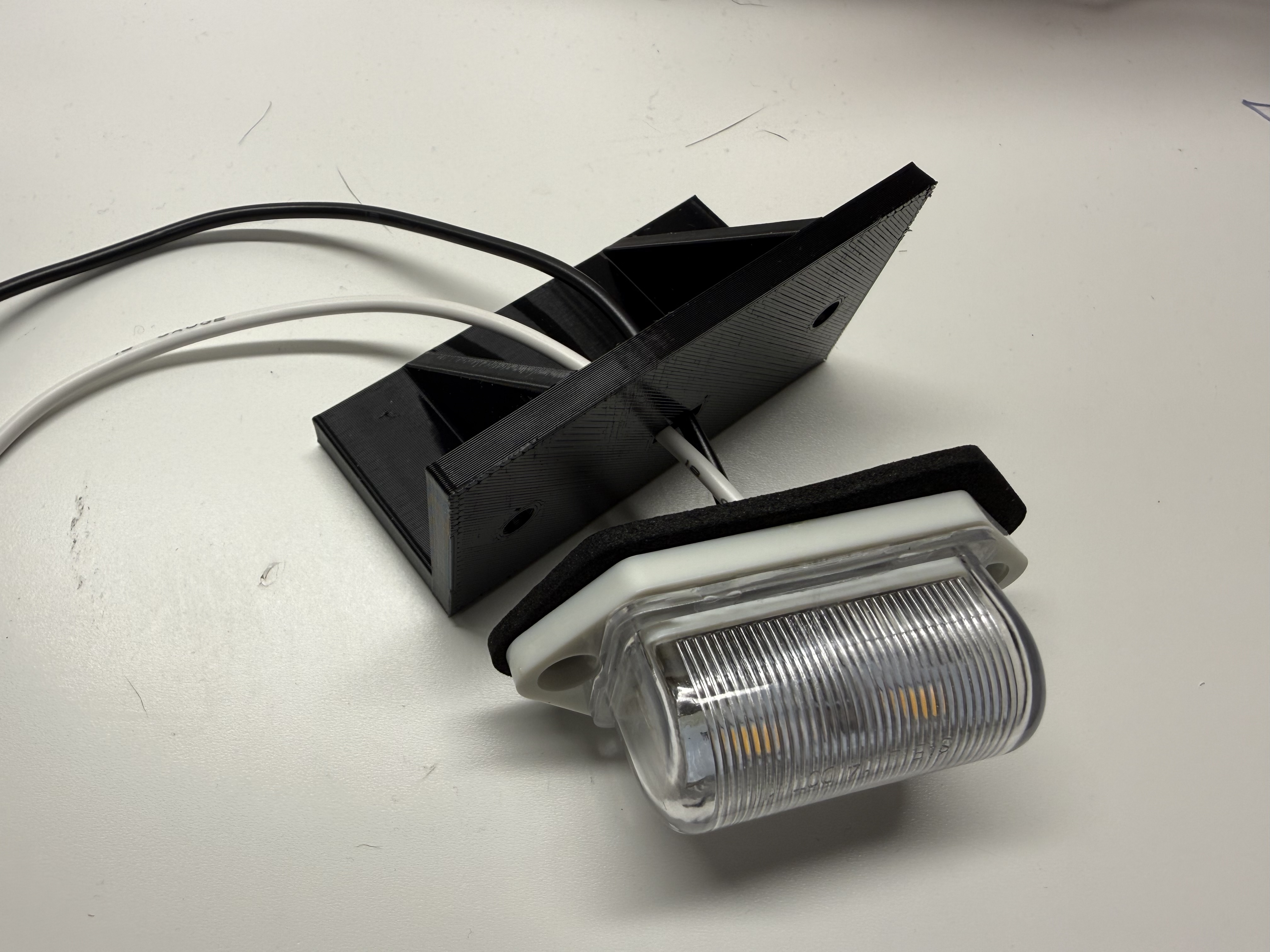 Magnetic Mounting Bracket for LED License Plate Light - Kenway/Harbor Freight 3D model