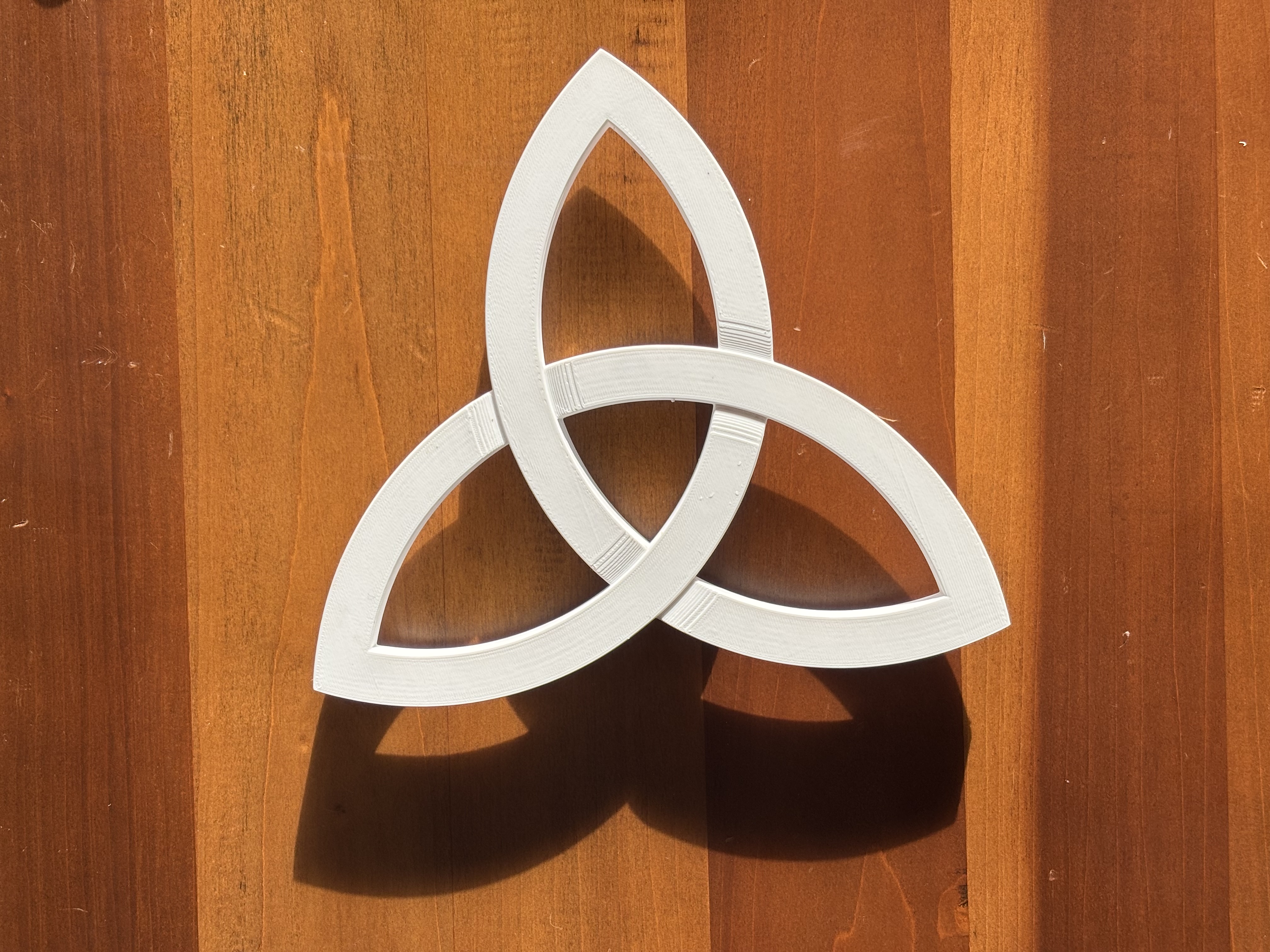 Triquetra trellis