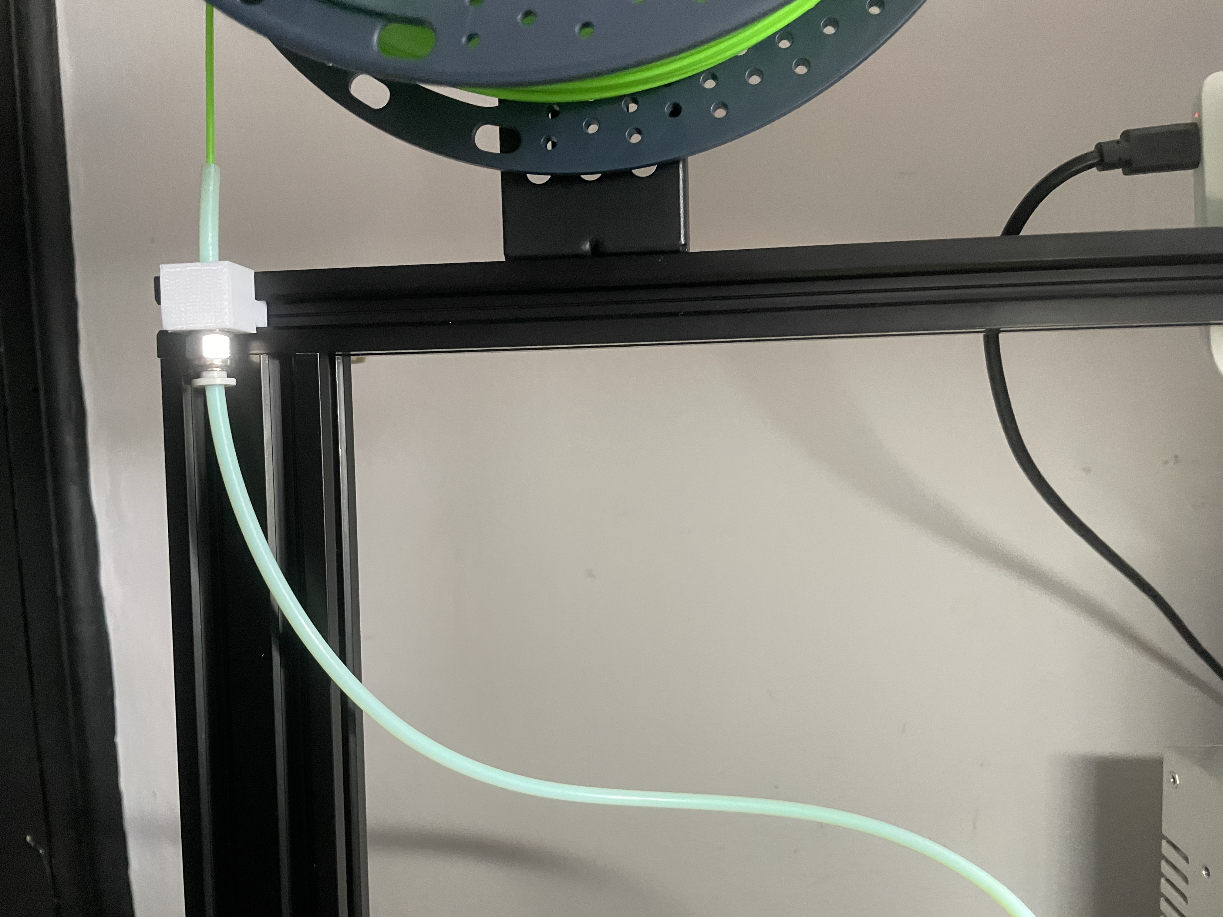 Miniatura 2 do modelo 3D Ender 3 Reverse Bowden Block