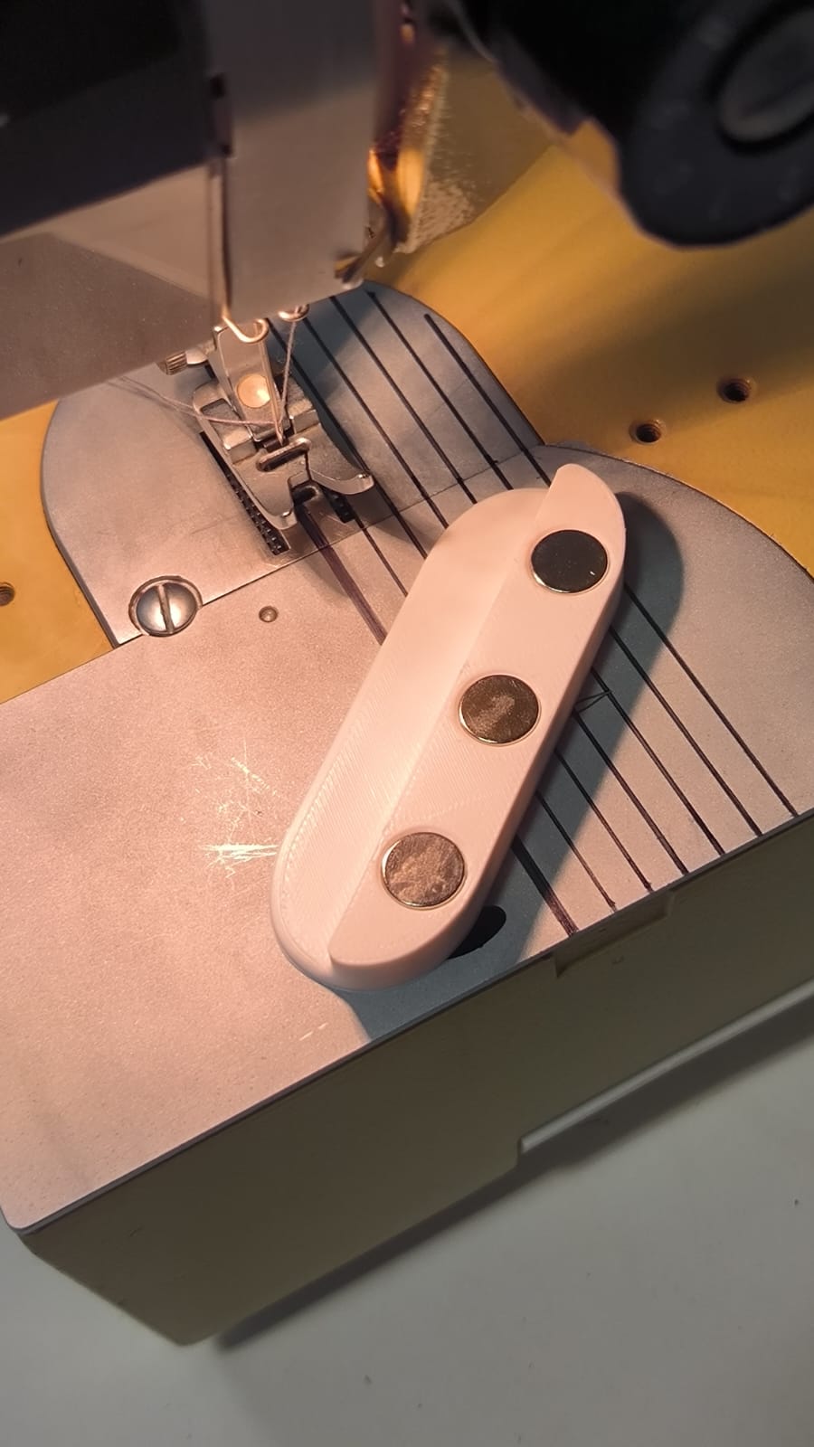 Miniatura 7 do modelo 3D Sewing machine MAGNETIC guide