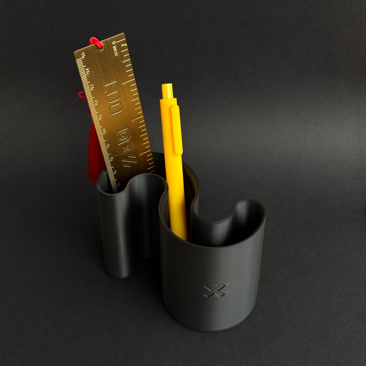 Yet another moody pen holder