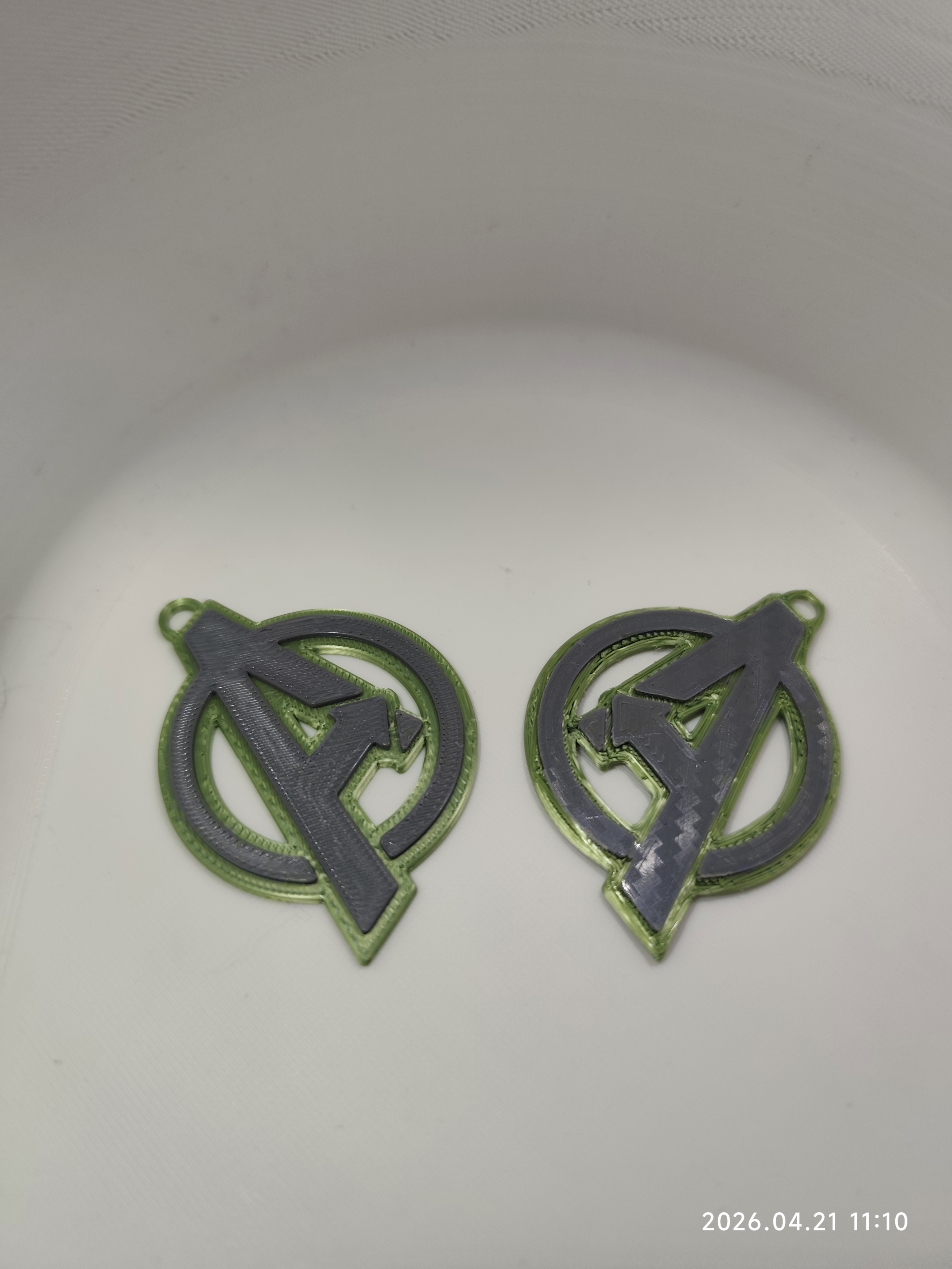 Double-sided Avengers keychain — thumbnail 3