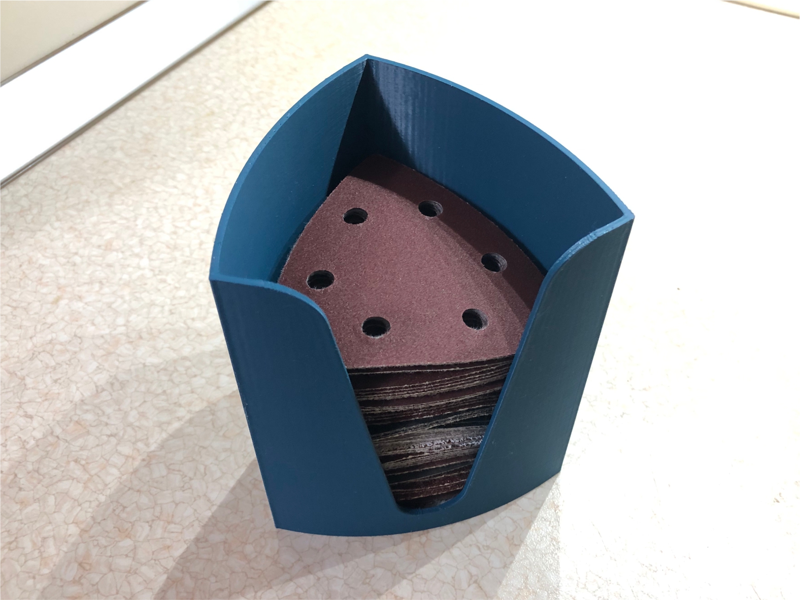 Multitool Triangular Sandpaper Storage — thumbnail 4