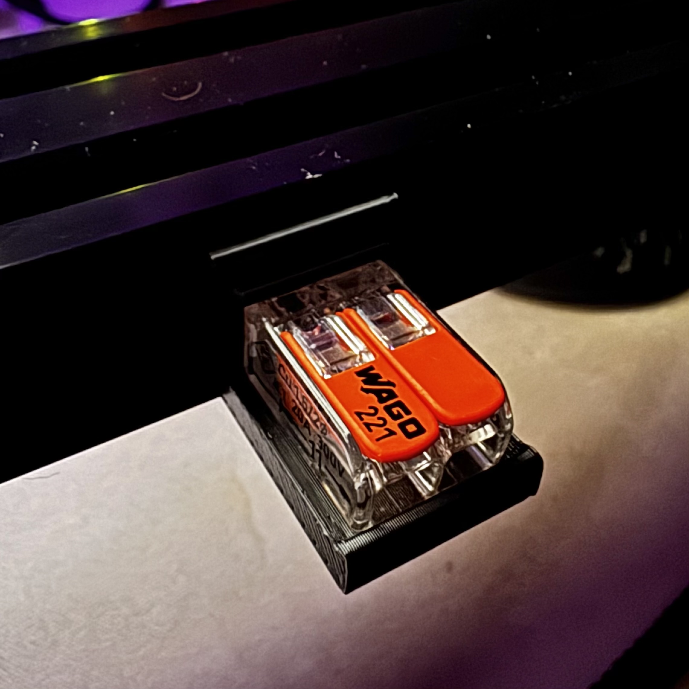 WAGO 221 Snap-Fit Aluminum Extrusion Mount