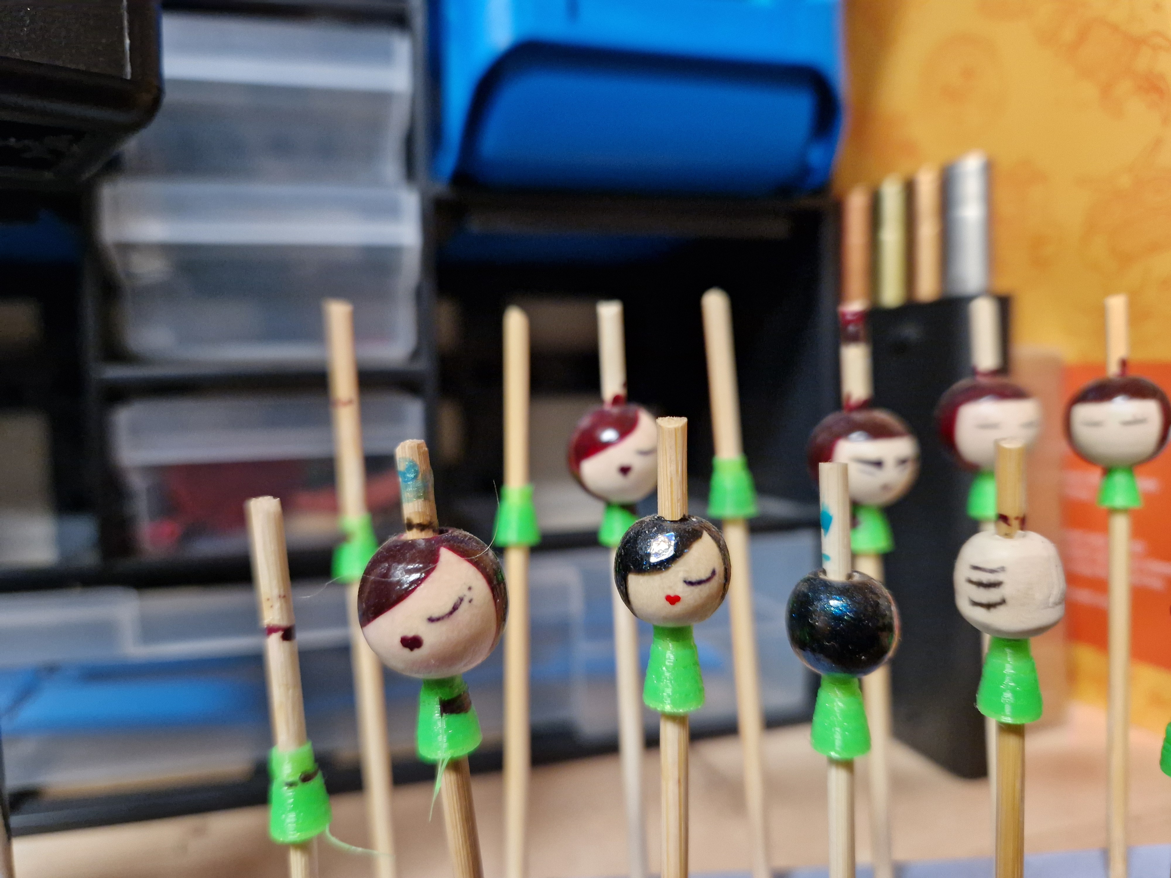 Flexible Wooden Stick Grip for Bead & Miniature Painting