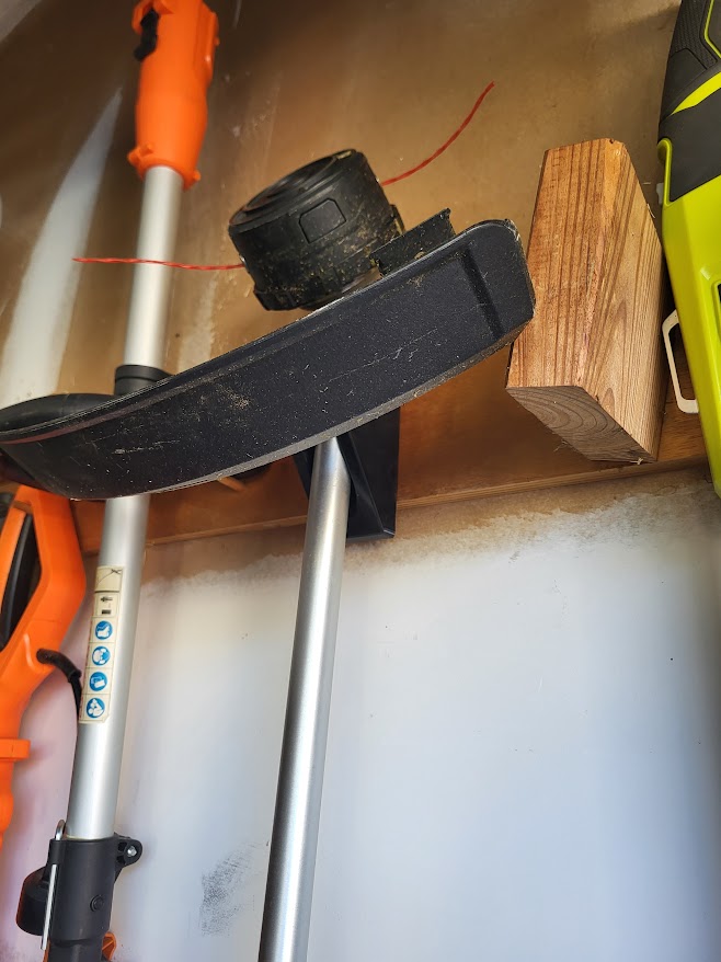 Miniatura 2 do modelo 3D Milwaukee String Trimmer Hanger