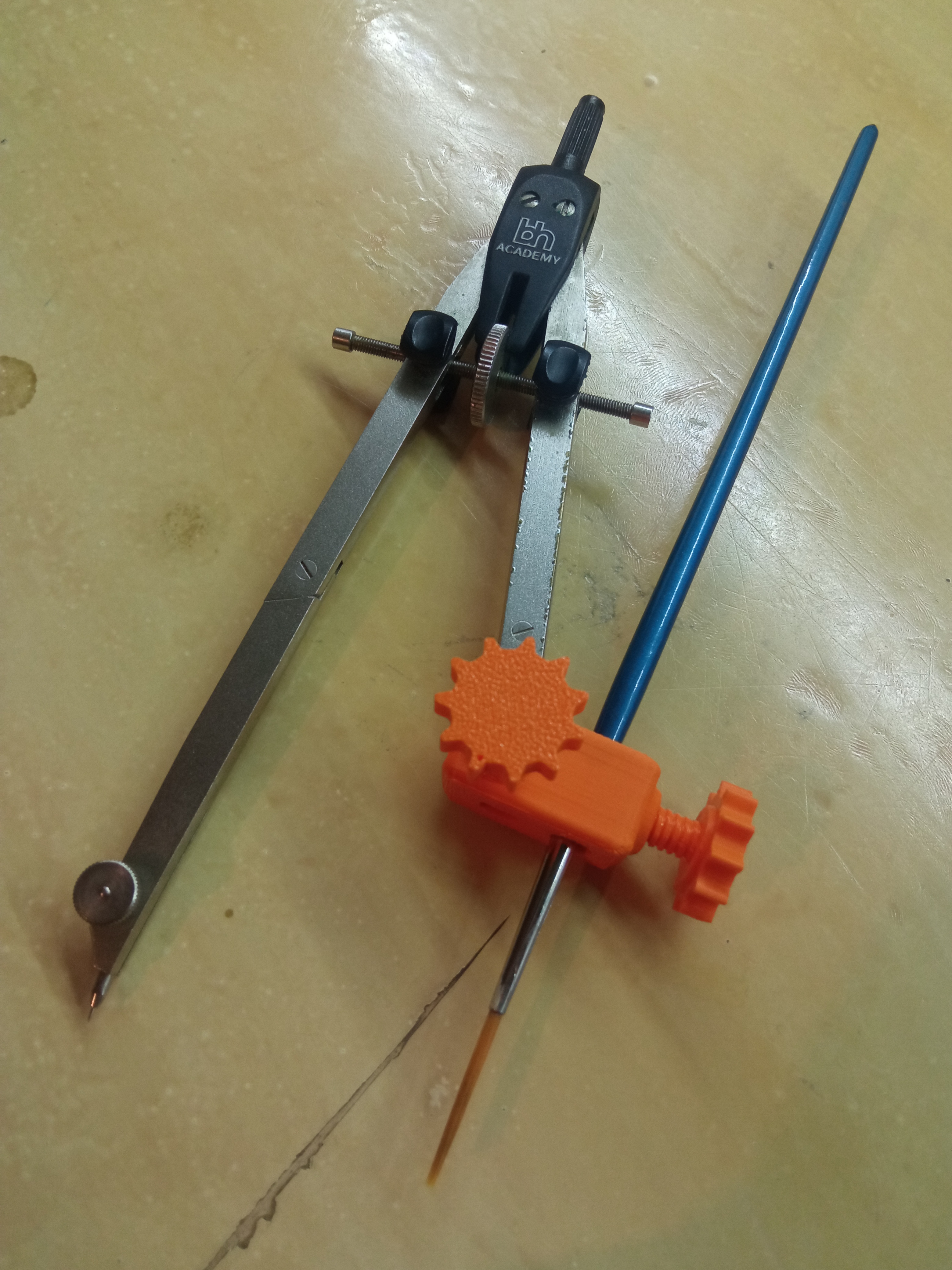 compass adapter for small paint brush
