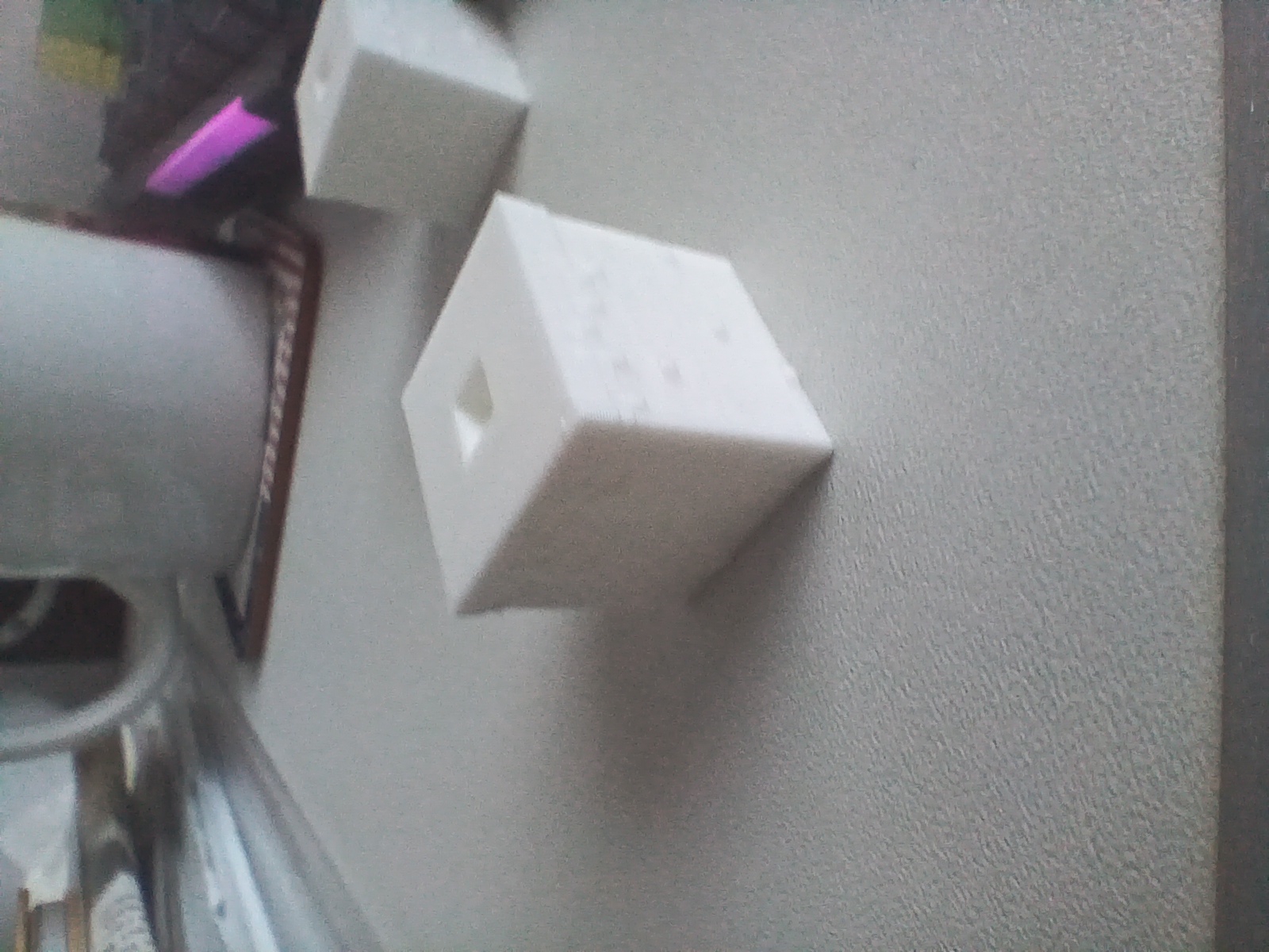 Grass block bead