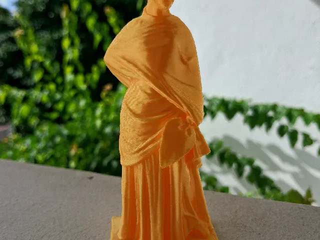 Statue/Figurine of a Lady