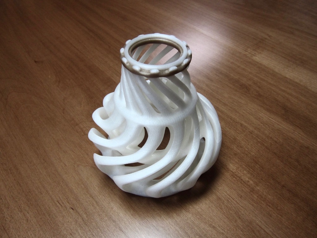 Miniatura 3 do modelo 3D Vortex Ring Vase