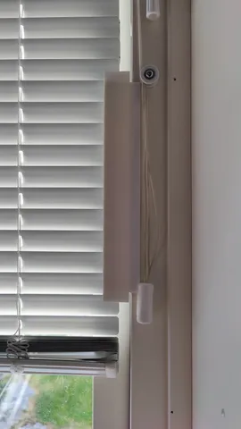 Window blinds holder