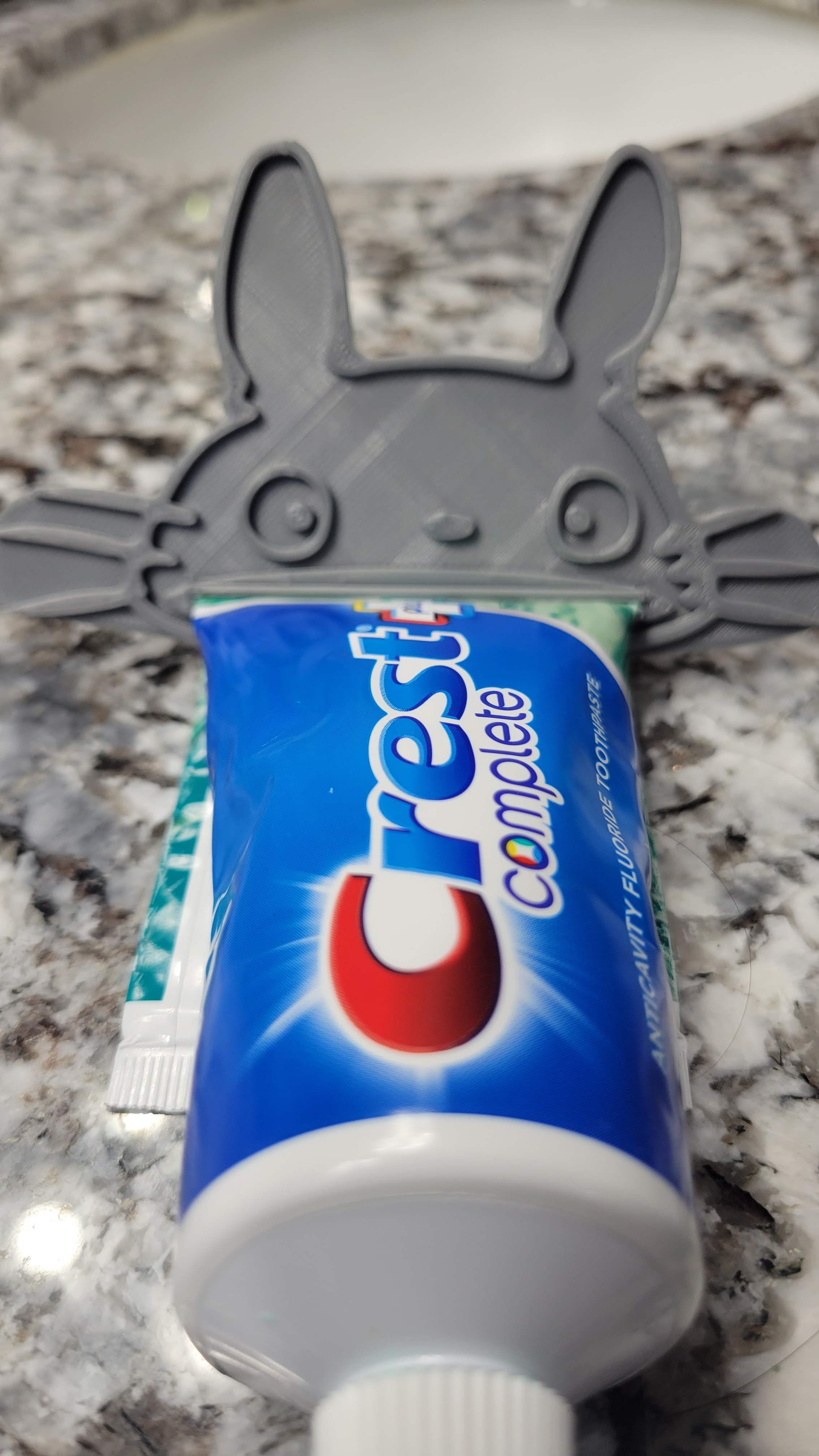 Miniatura 3 do modelo 3D Totoro toothpaste squeezer / paste pusher